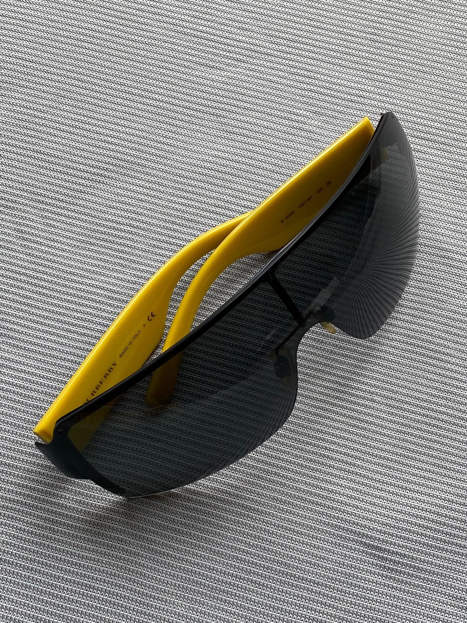 BURBERRY SPORT 2000's SHIELD SUNGLASSES. - SEVENUES.