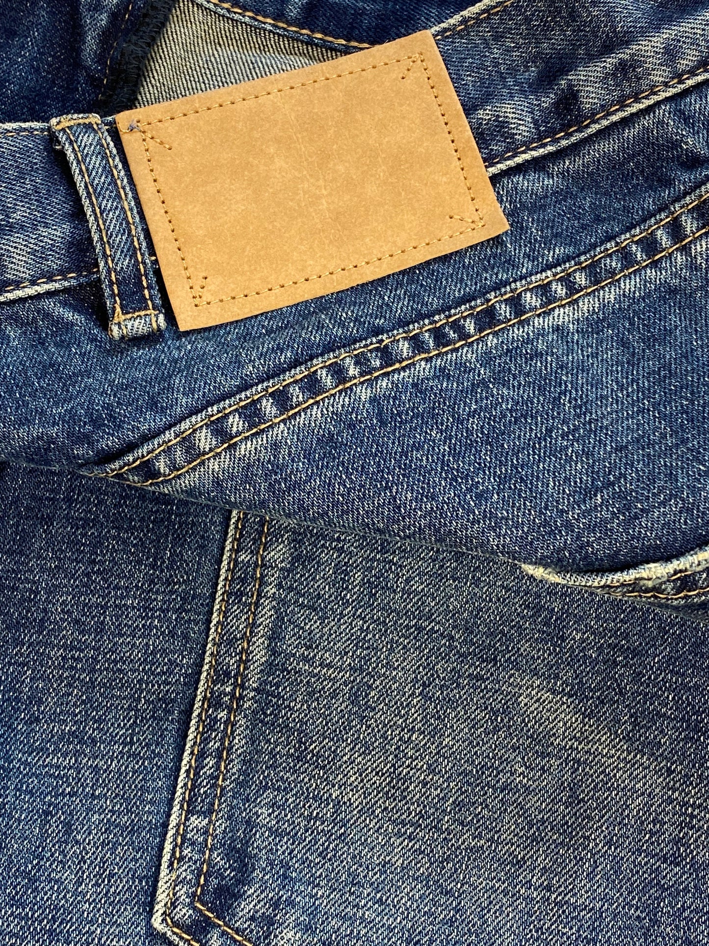 CÉLINE PARIS 'ELEPHANT' WIDE INDIGO DENIM. (L)