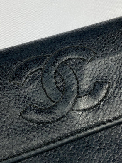 CHANEL 'CC' LOGO LEATHER BI - FOLD WALLET. - SEVENUES.