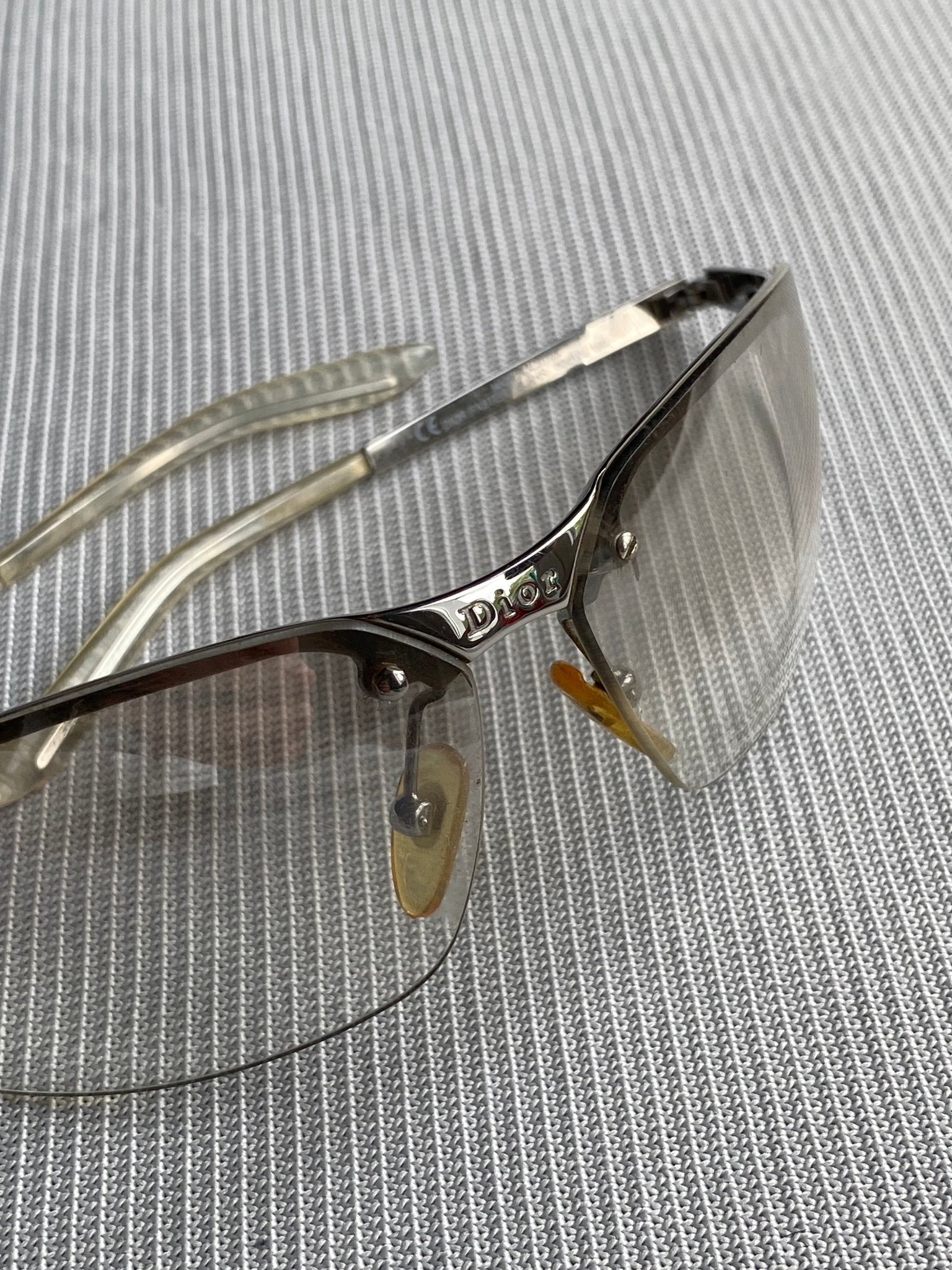 CHRISTIAN DIOR 'FASTER' SPORTS WRAP GLASSES. - SEVENUES.