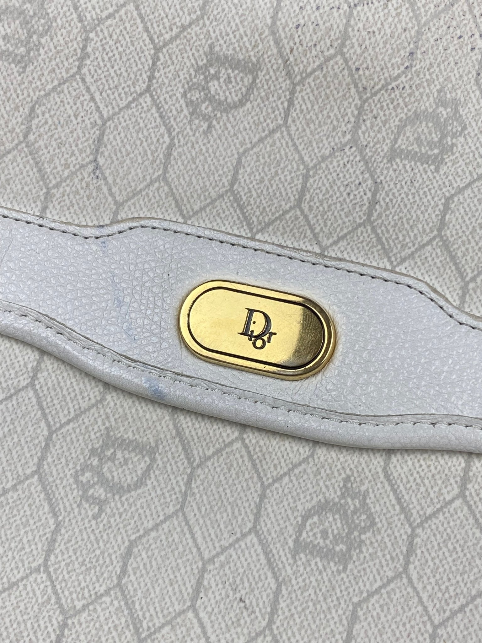 CHRISTIAN DIOR HONEYCOMB LEATHER SHOULDER BAG. - SEVENUES.