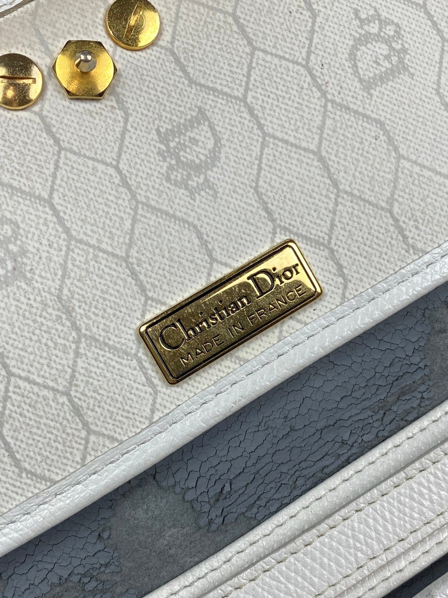 CHRISTIAN DIOR HONEYCOMB LEATHER SHOULDER BAG. - SEVENUES.