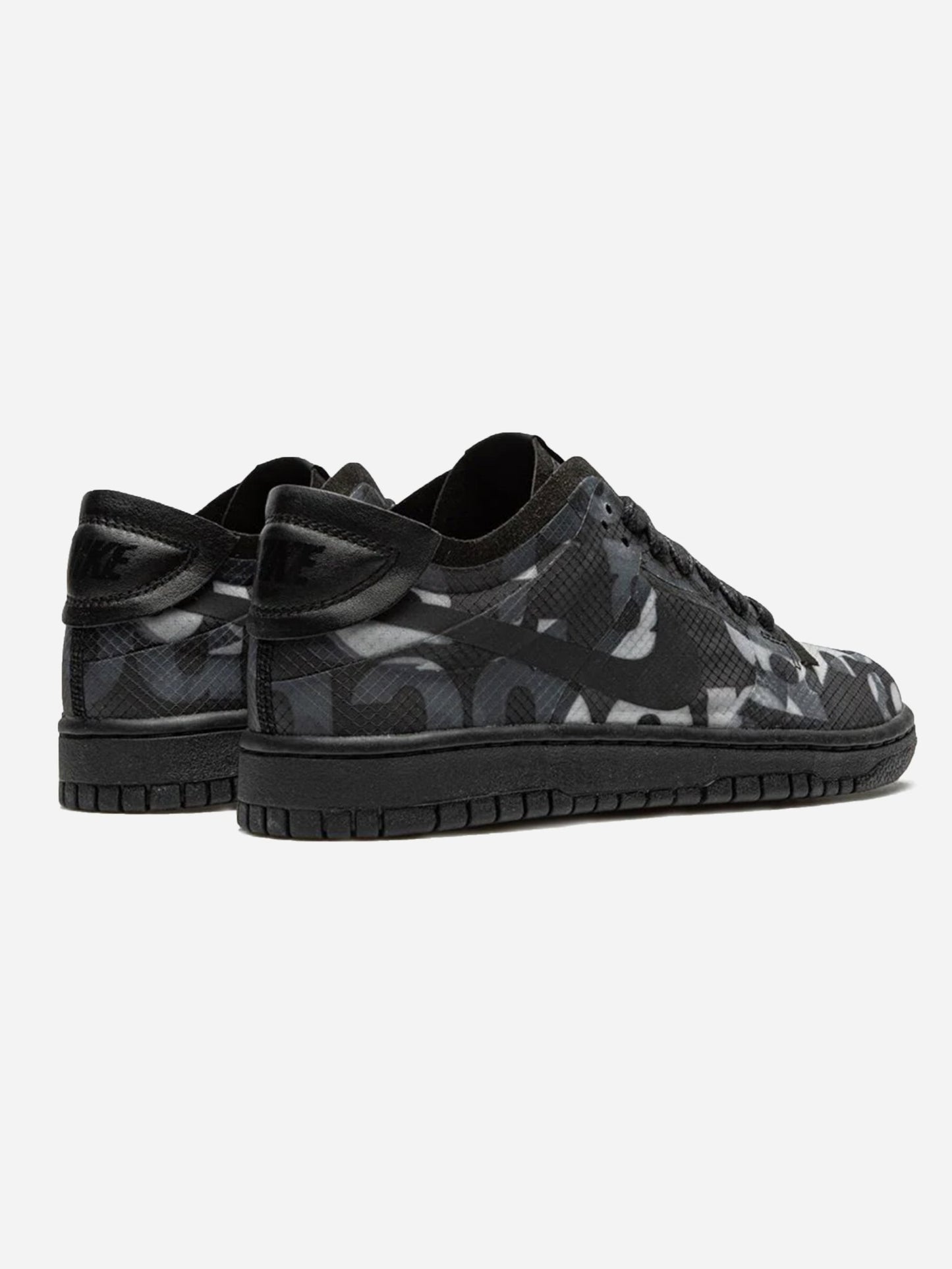 COMME DES GARÇONS X NIKE MONOGRAM DUNK LOW. (44) - SEVENUES.