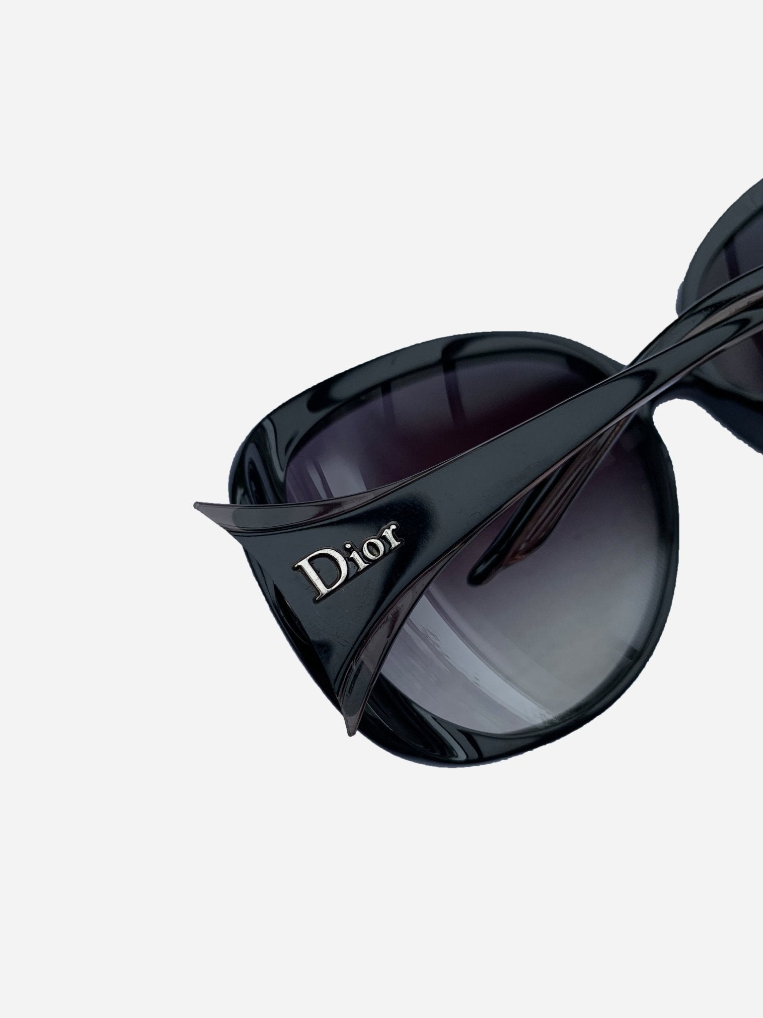 DIOR OVERSIZED SPELLOUT SUNGLASSES. - SEVENUES.