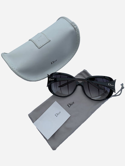 DIOR OVERSIZED SPELLOUT SUNGLASSES. - SEVENUES.