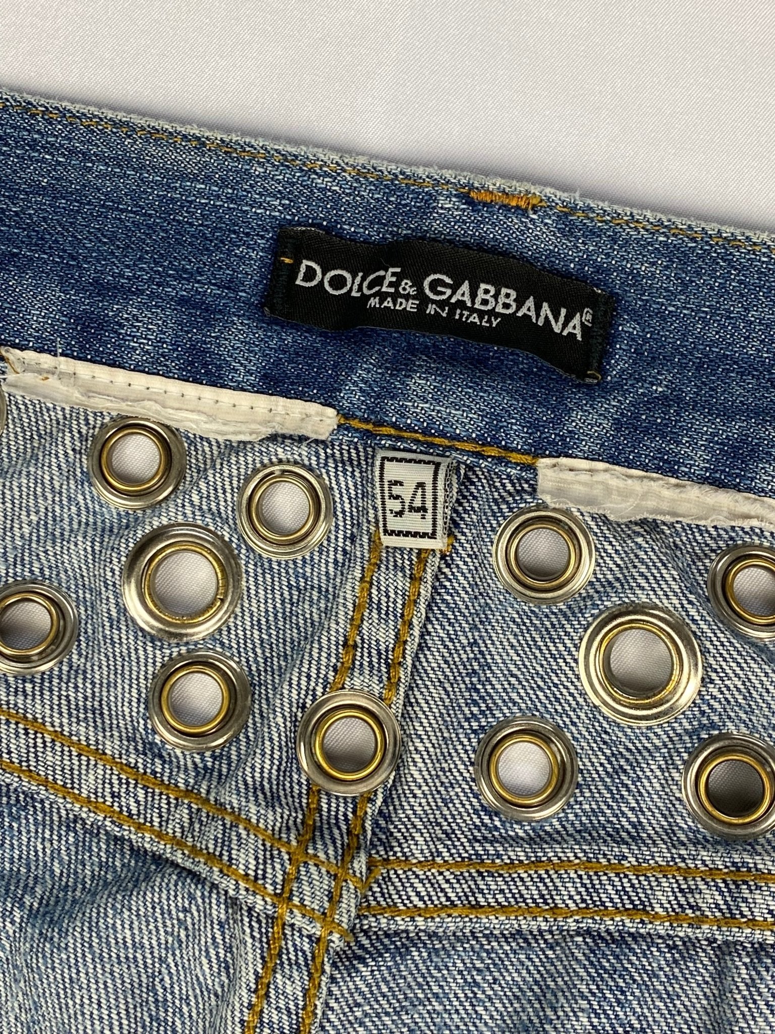 DOLCE & GABBANA ARCHIVE STUDDED 'STARS' DISTRESSED DENIM. (54 / L) - SEVENUES.