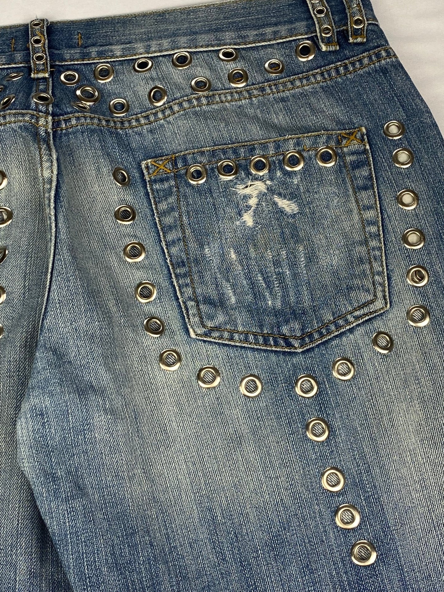 DOLCE & GABBANA ARCHIVE STUDDED 'STARS' DISTRESSED DENIM. (54 / L) - SEVENUES.