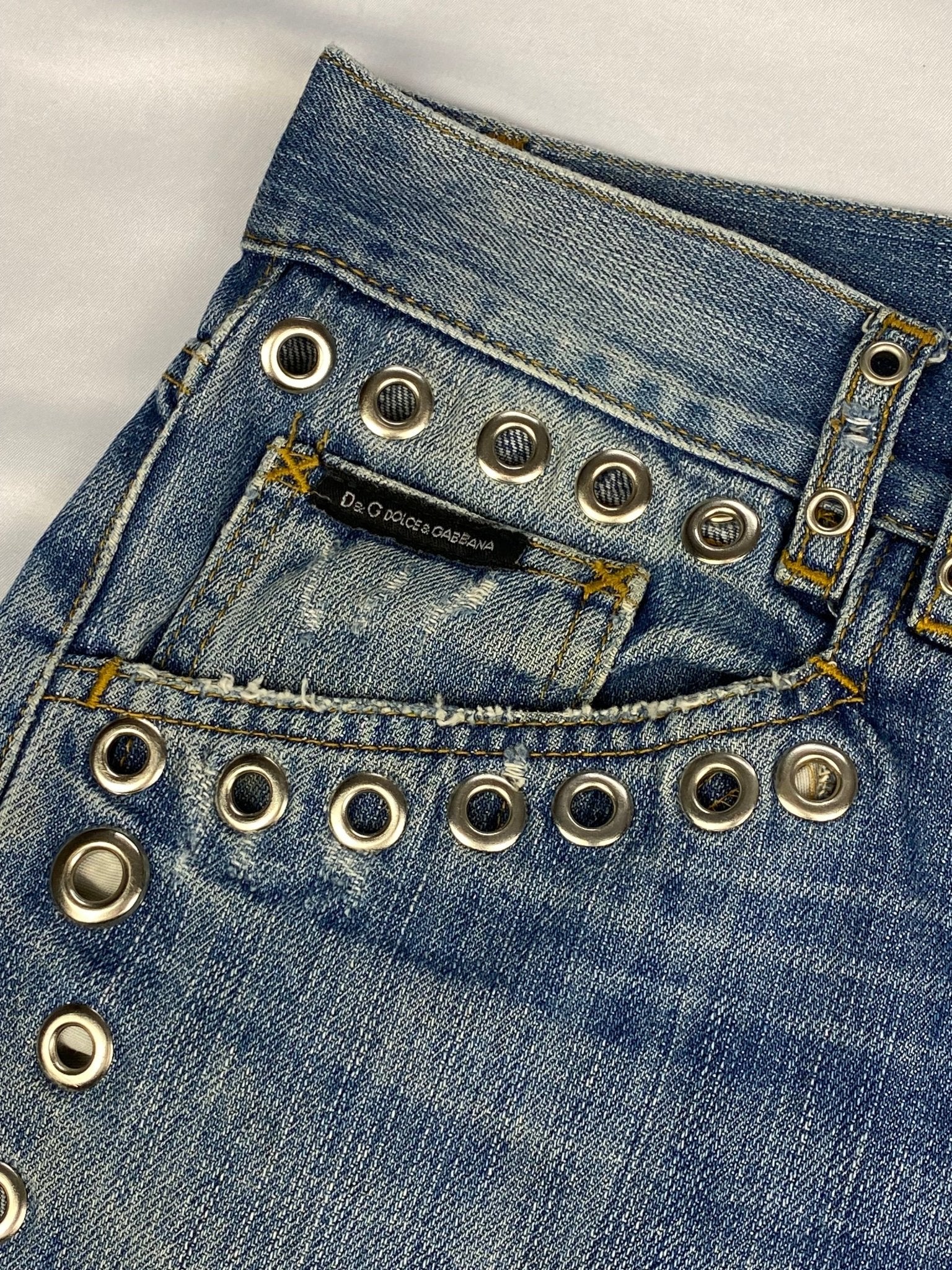 DOLCE & GABBANA ARCHIVE STUDDED 'STARS' DISTRESSED DENIM. (54 / L) - SEVENUES.