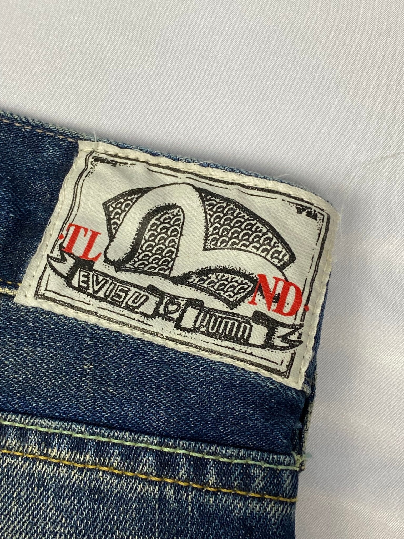 EVISU X PUMA WASHED SEAGULL DENIM. (W34 / L32) - SEVENUES.