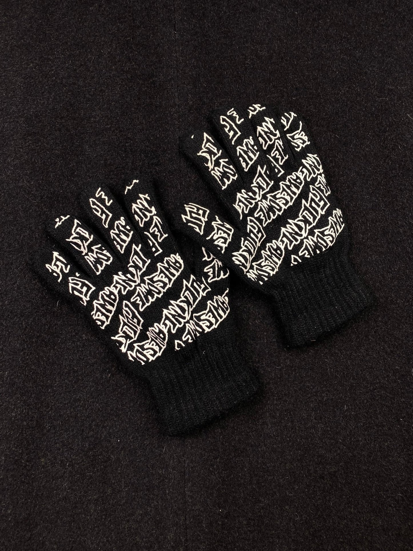 FUCKING AWESOME REFLECTIVE STAMP LOGO GLOVES. - SEVENUES.