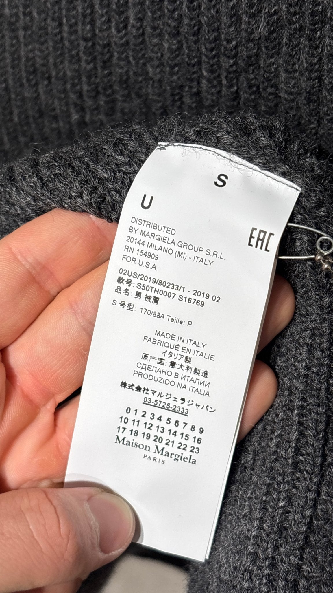 F/W 2019 DRIVERS KNIT CAPE. (S) - SEVENUES.