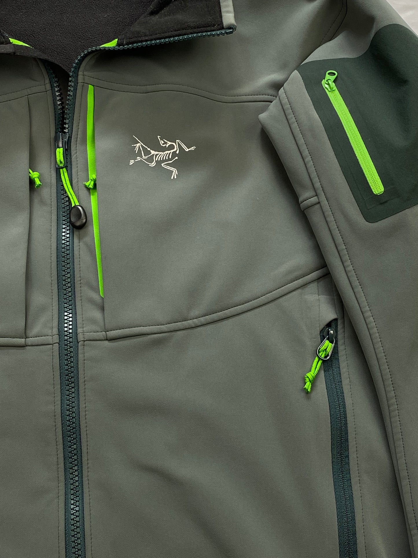 ARC'TERYX 'GAMMA MX' SHELL JACKET. (M)