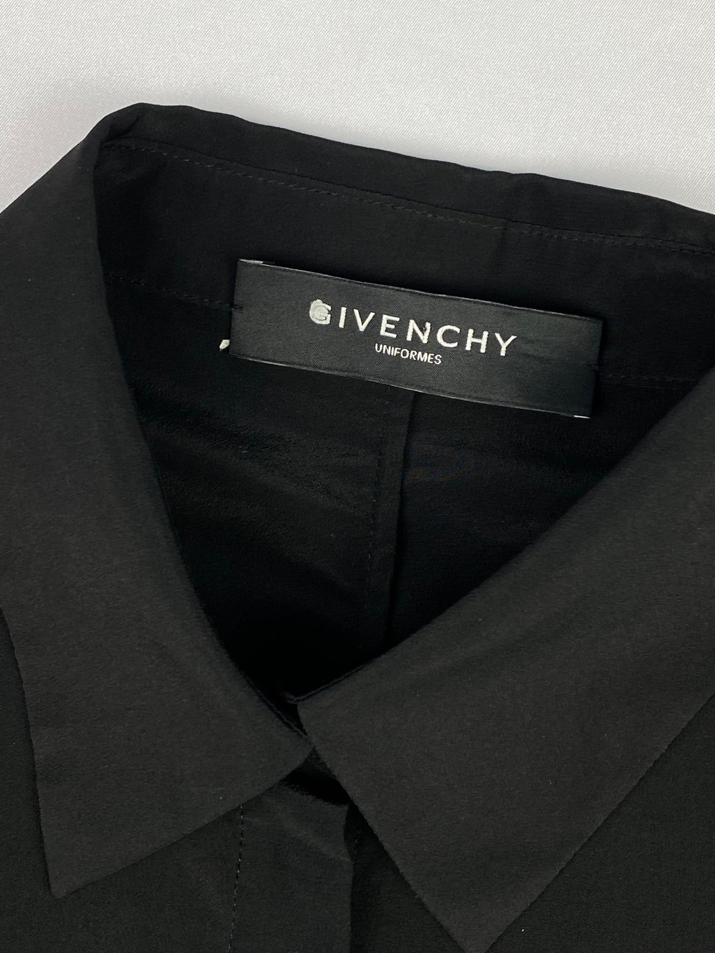 GIVENCHY UNIFORMES S/S 2011 SILK SHIRT. (44 / L) - SEVENUES.