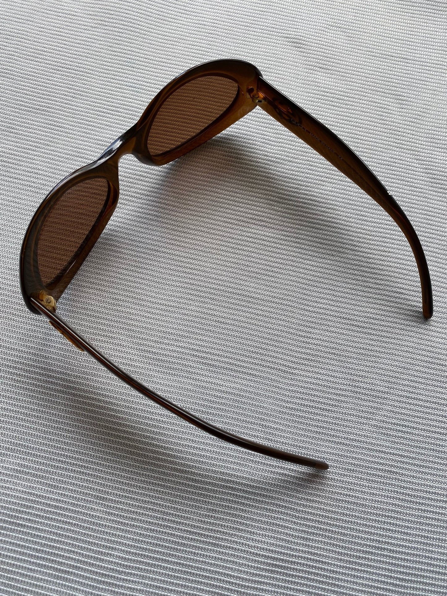 GUCCI 1990's 'GG' OVAL SUNGLASSES. - SEVENUES.