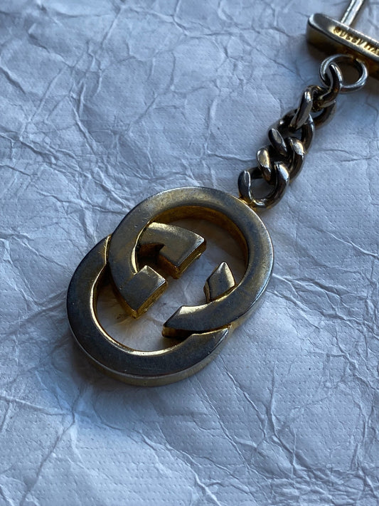 GUCCI INTERLOCKING 'GG' KEYCHAIN. - SEVENUES.