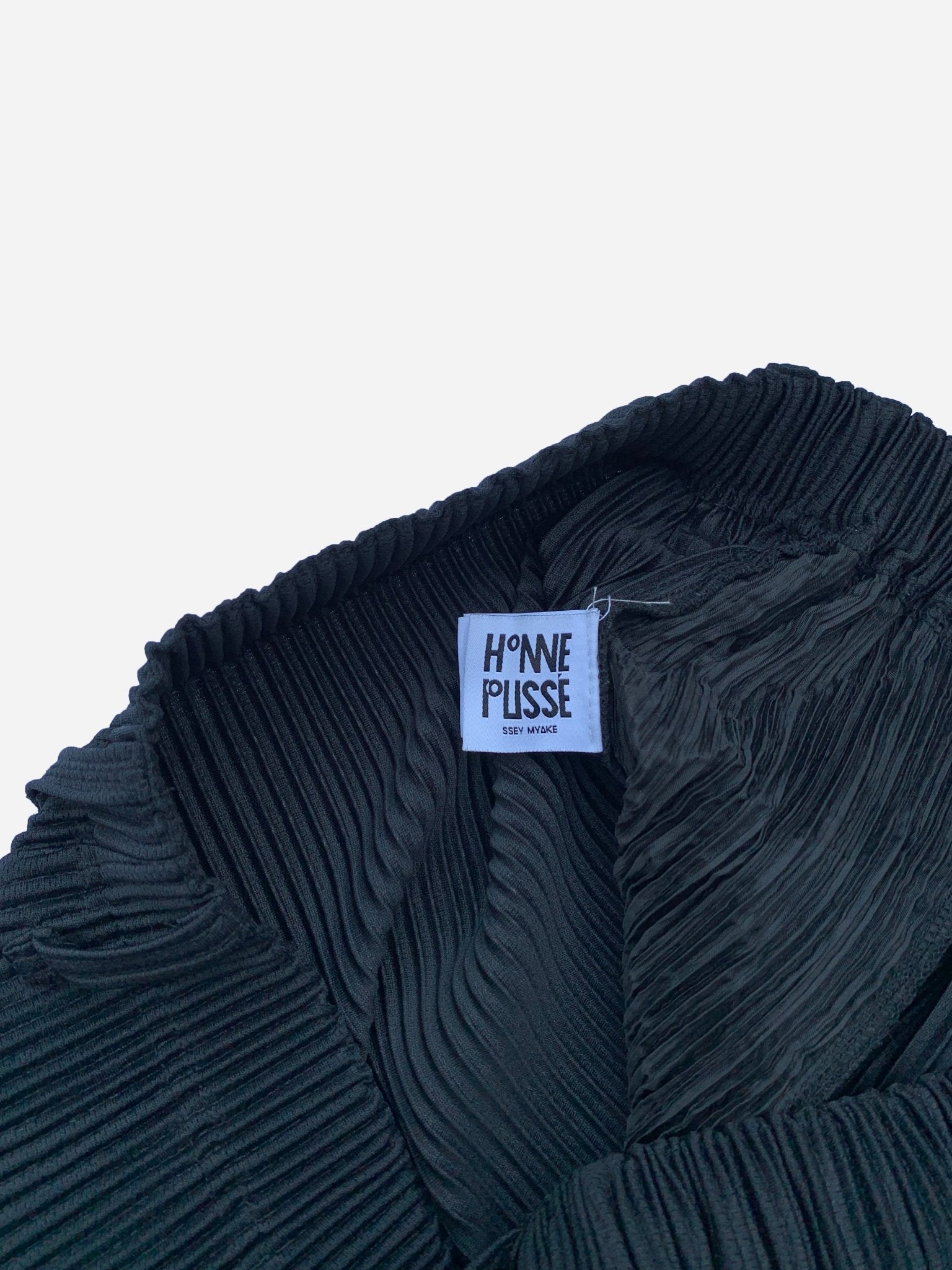 ISSEY MIYAKE HOMME PLISSÉ JF150 PLEATED PANTS. (4) - SEVENUES.