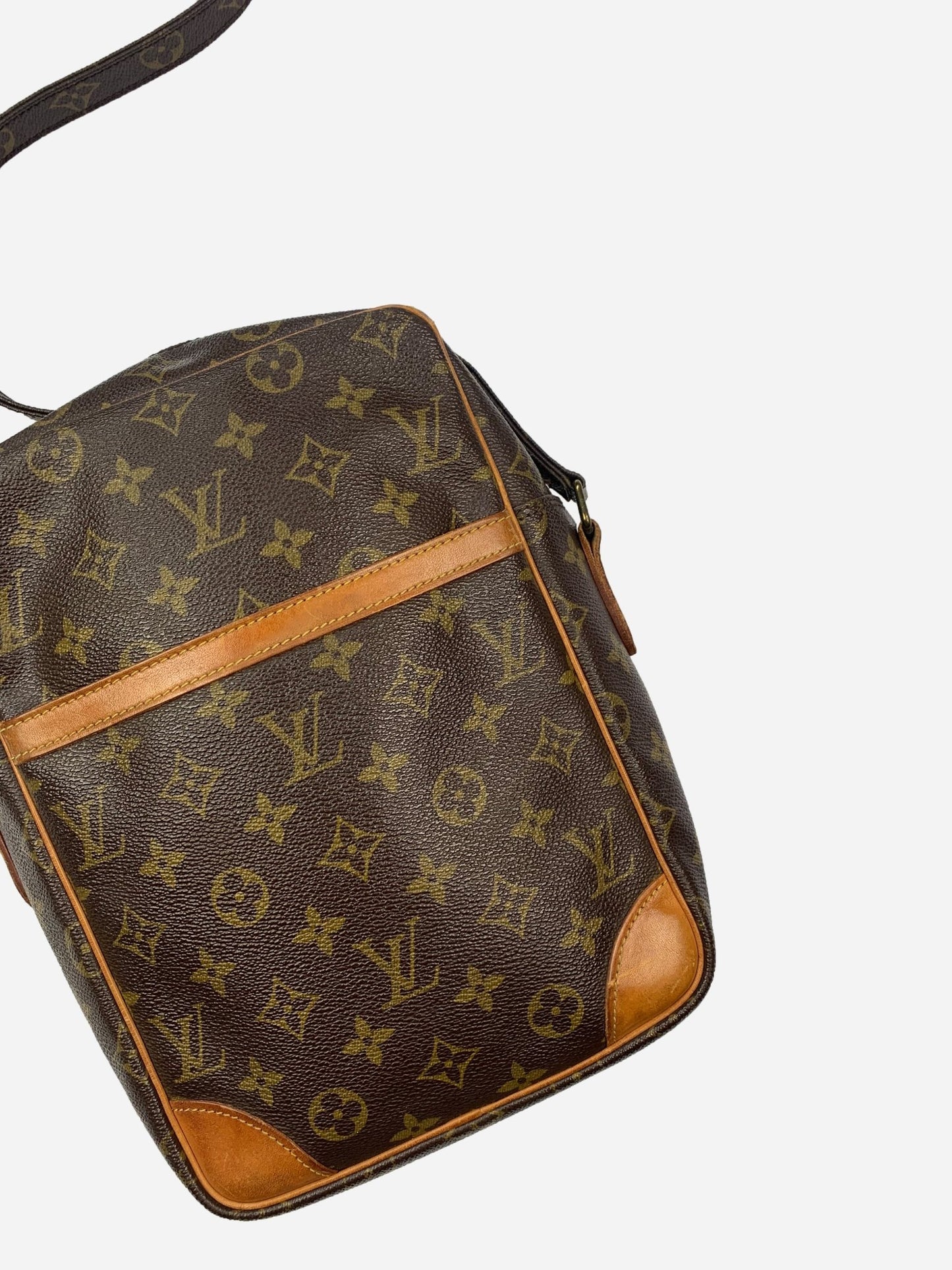 LOUIS VUITTON DANUBE MM SHOULDER BAG. - SEVENUES.