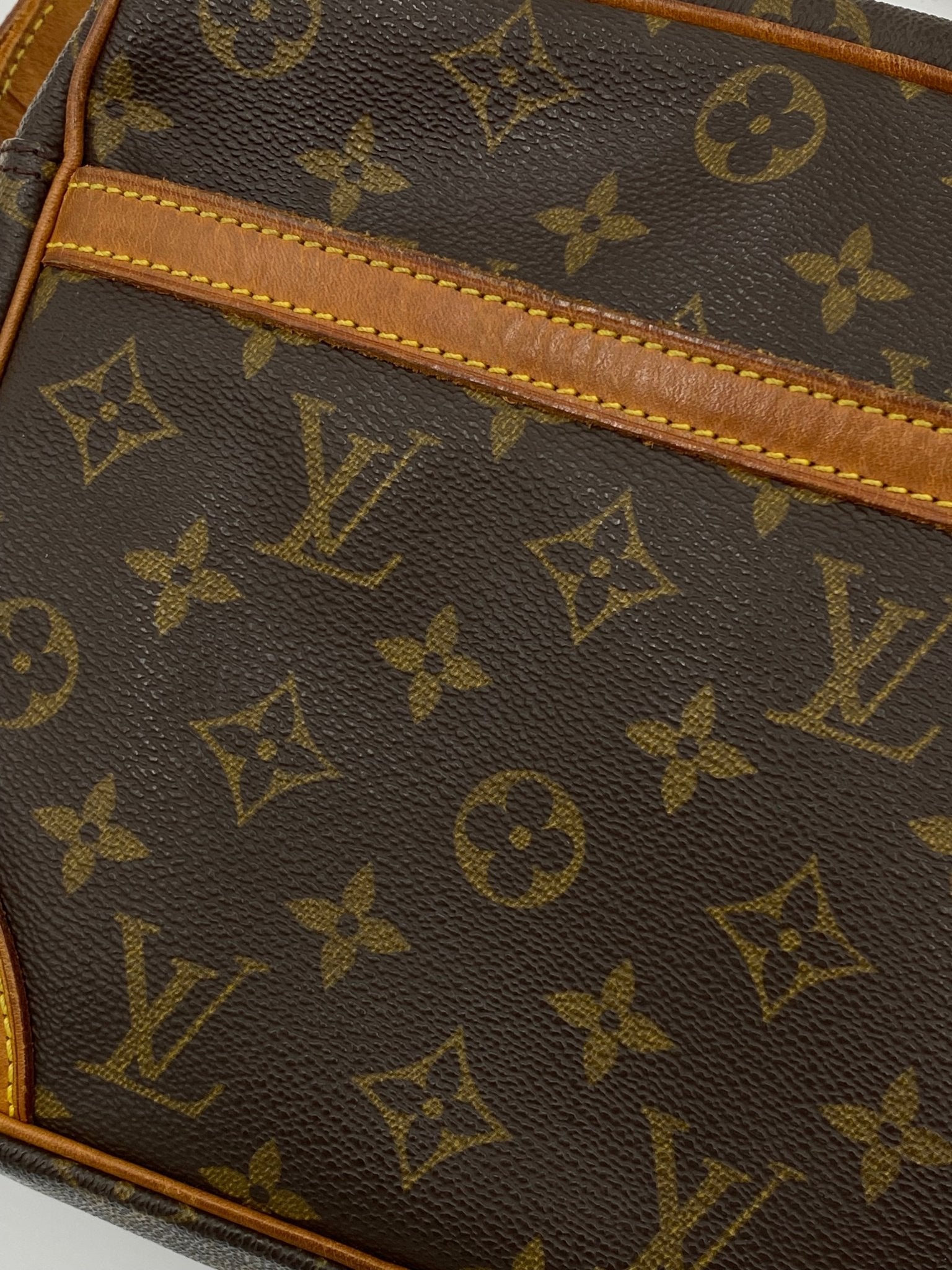 LOUIS VUITTON TROCADÉRO 30 SHOULDER BAG. - SEVENUES.