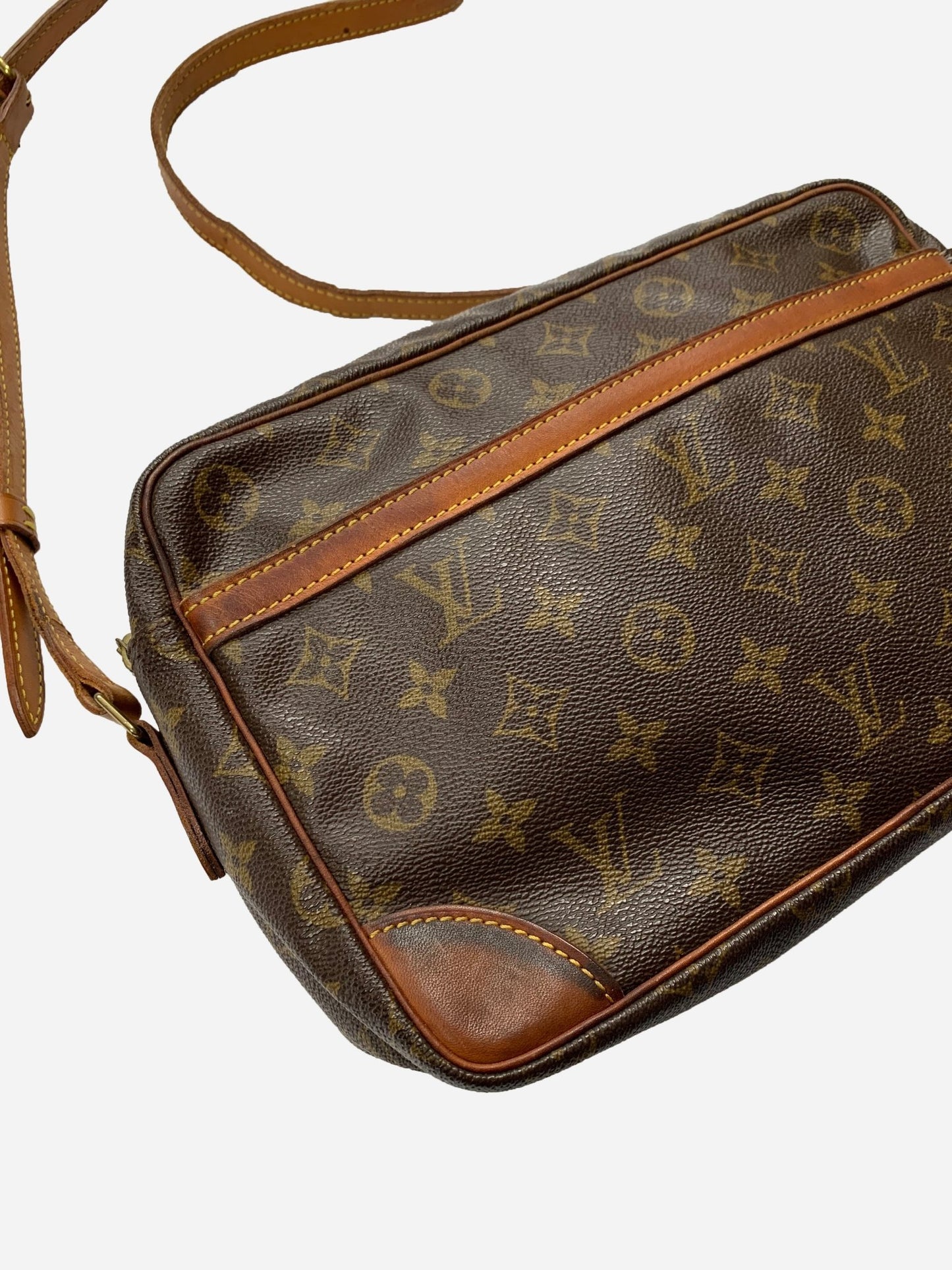 LOUIS VUITTON TROCADÉRO 30 SHOULDER BAG. - SEVENUES.