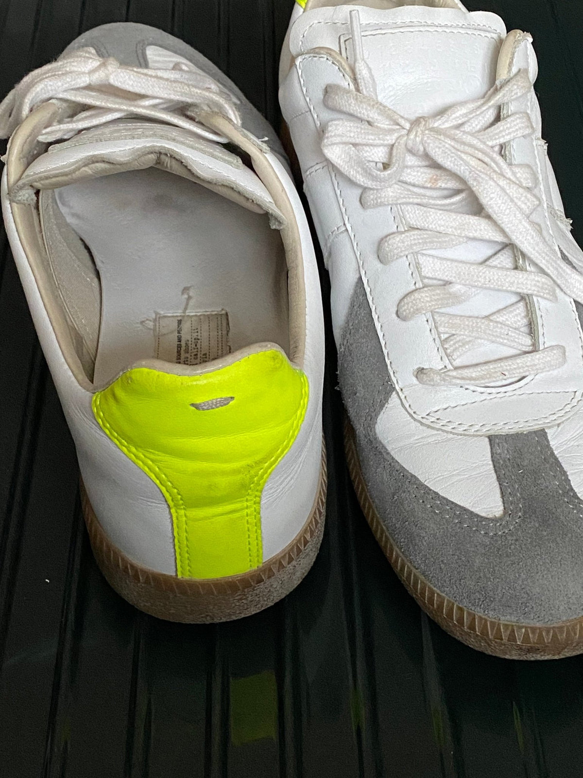 MAISON MARGIELA REPLICA GAT LEATHER SNEAKERS. (40) - SEVENUES.