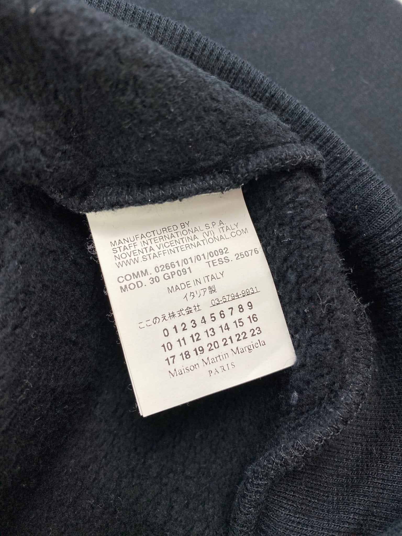 MAISON MARTIN MARGIELA BROKEN VINYL RECORD CREWNECK SWEATSHIRT. (M) - SEVENUES.