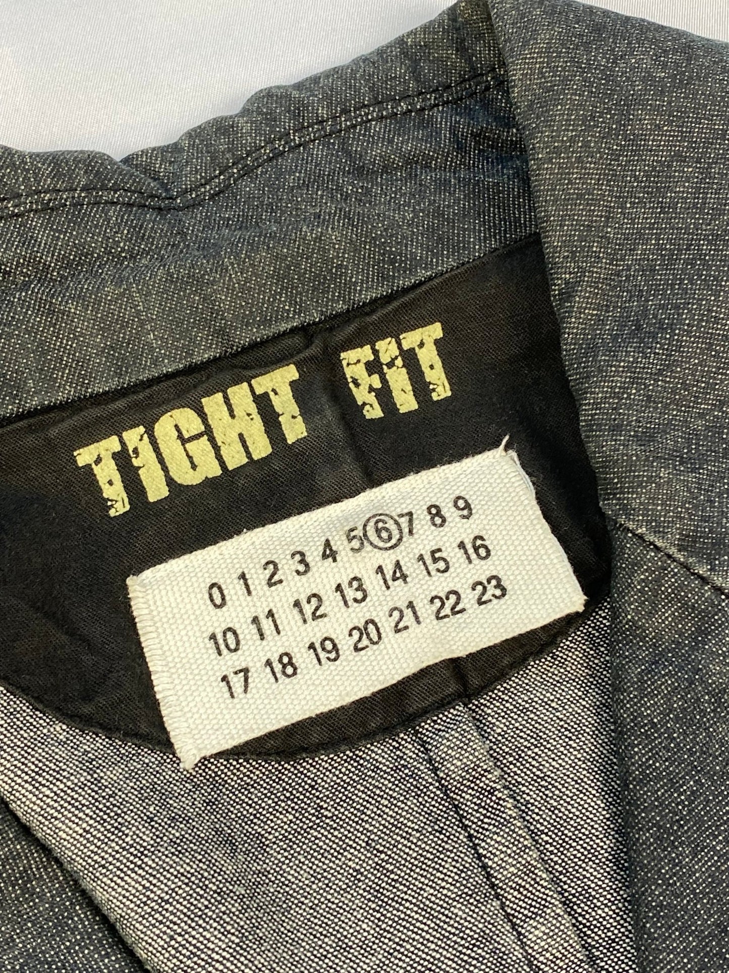 MAISON MARTIN MARGIELA 'TIGHT FIT' S/S 2003 DENIM BLAZER JACKET. (42 / XL) - SEVENUES.