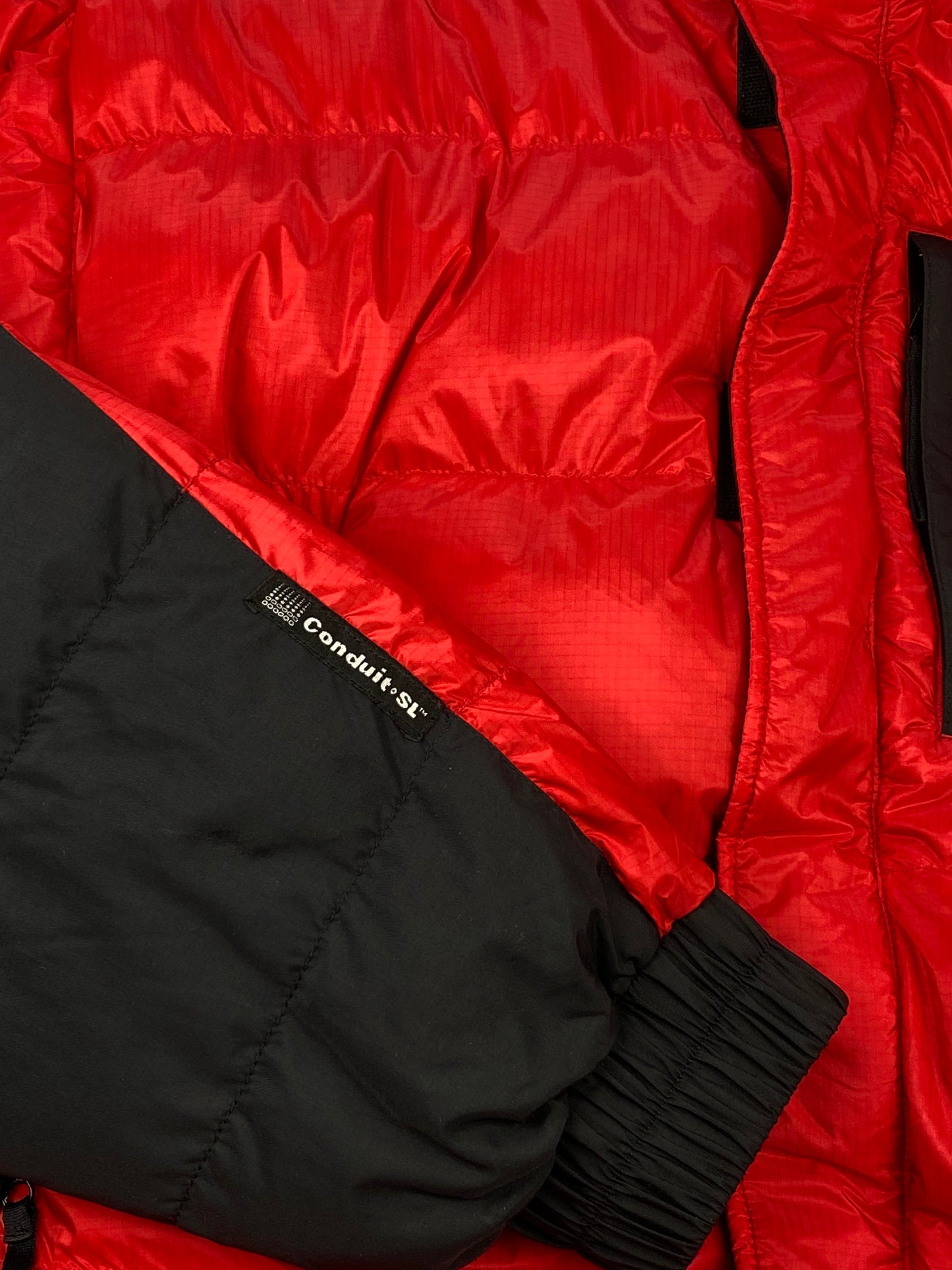 MOUNTAIN HARDWEAR 'ABSOLUTE ZERO' DOWN JACKET. (L)