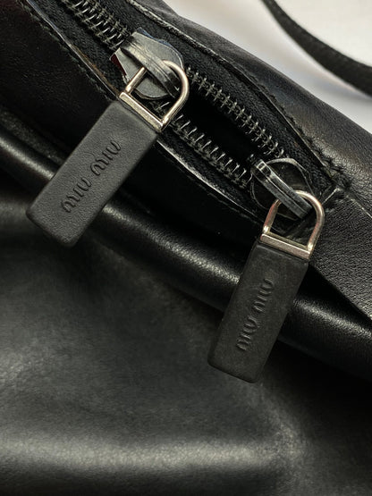 MIU MIU 2000's LEATHER MESSENGER SLINGBAG. - SEVENUES.