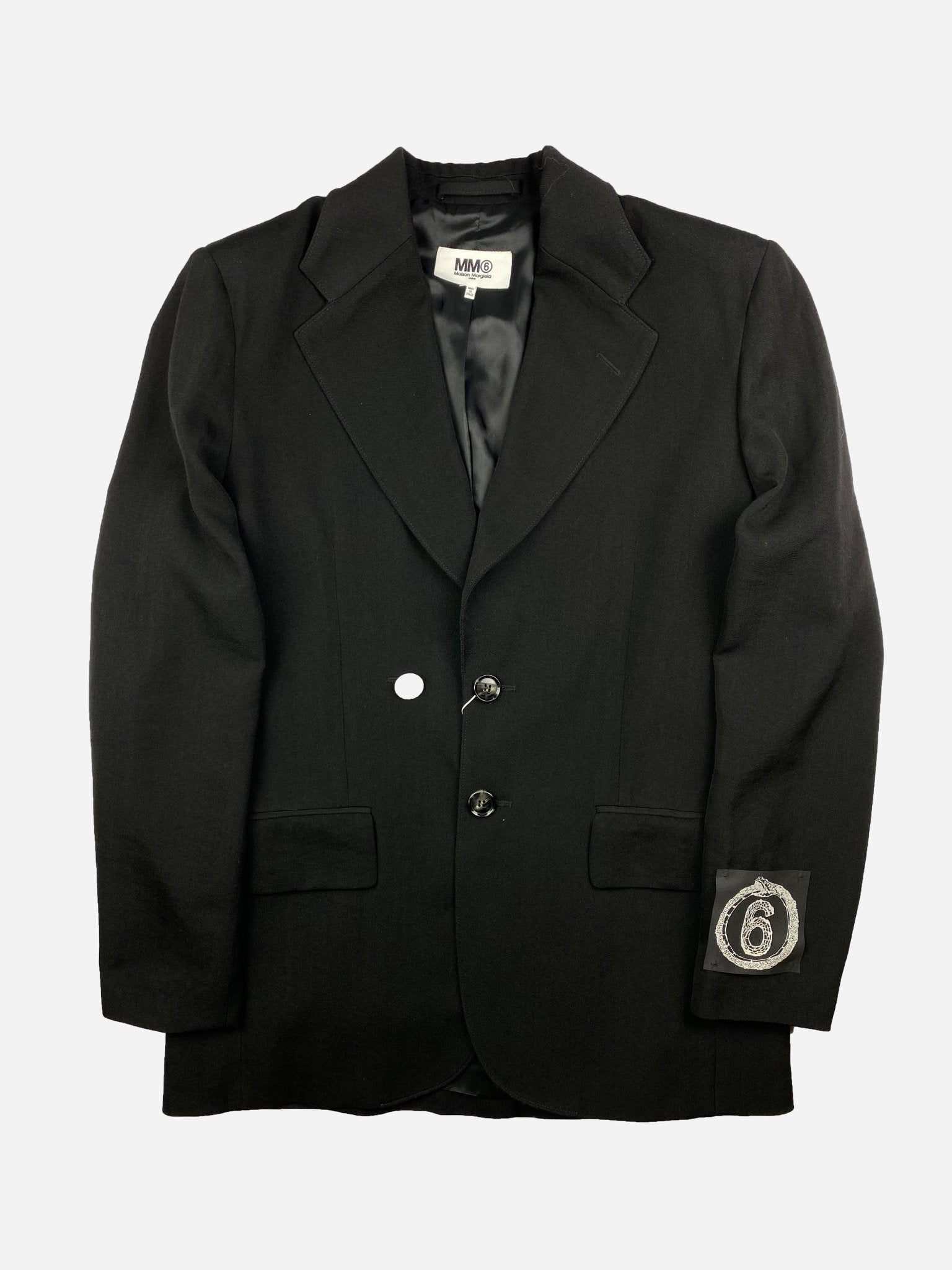 MM6 by MAISON MARGIELA F/W 2022 LOGO PATCH BLAZER. (46 / S) - SEVENUES.