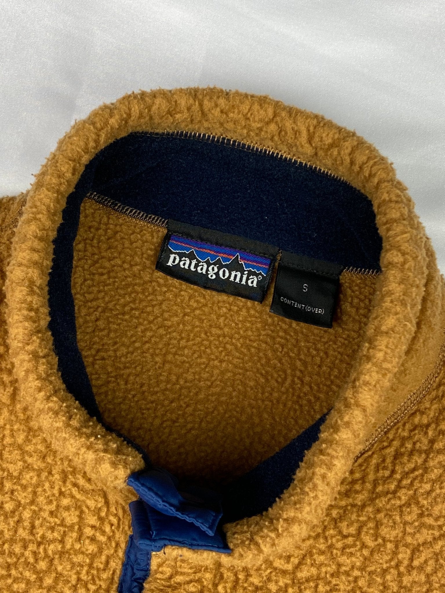 PATAGONIA S/S 1996 DEEP PILE SNAP FLEECE SWEATSHIRT. (S) - SEVENUES.