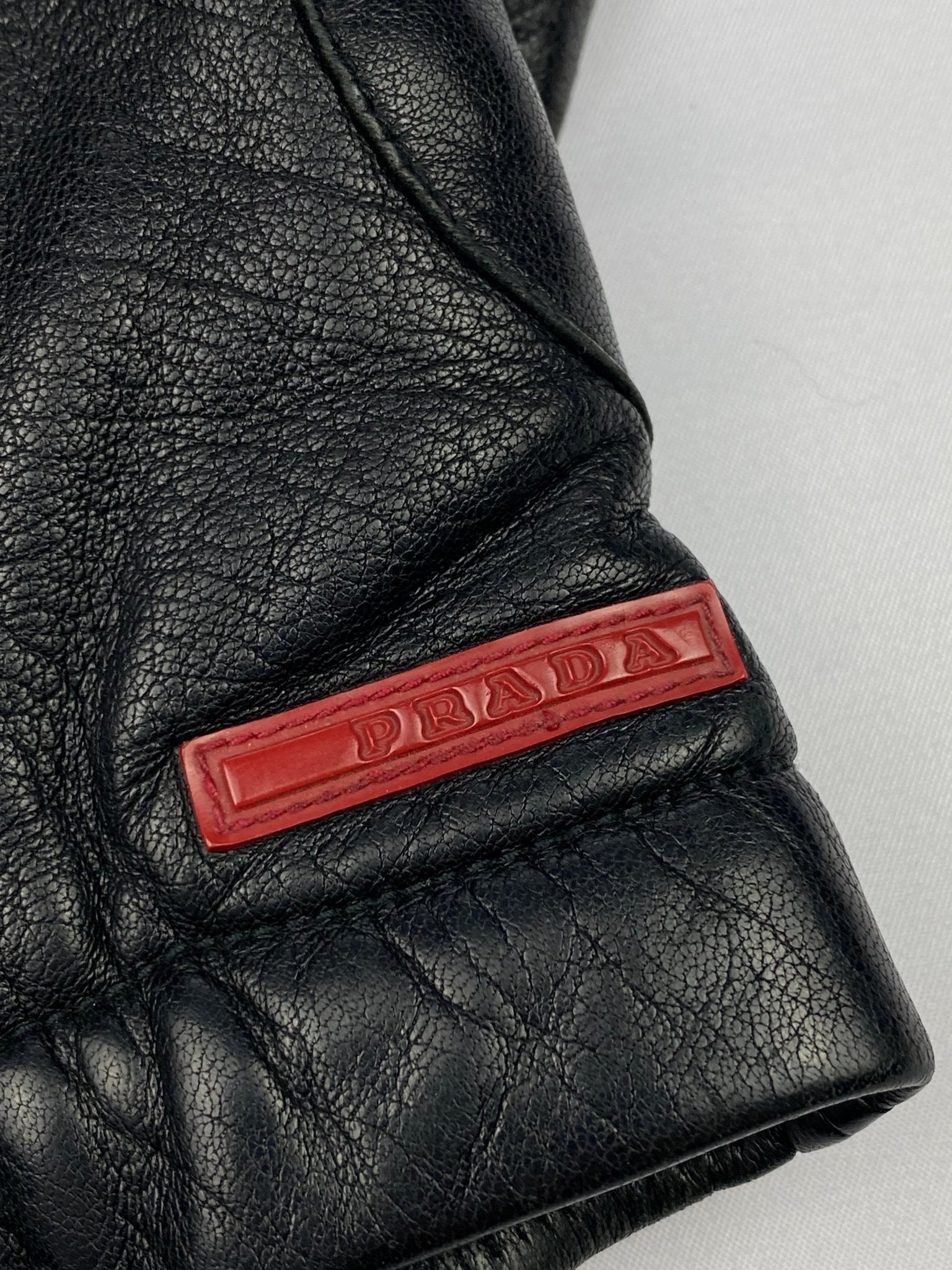 prada linea rossa handschuhe PRADA LINEA ROSSA F/W 2001 LEATHER GLOVES. – SEVENUES