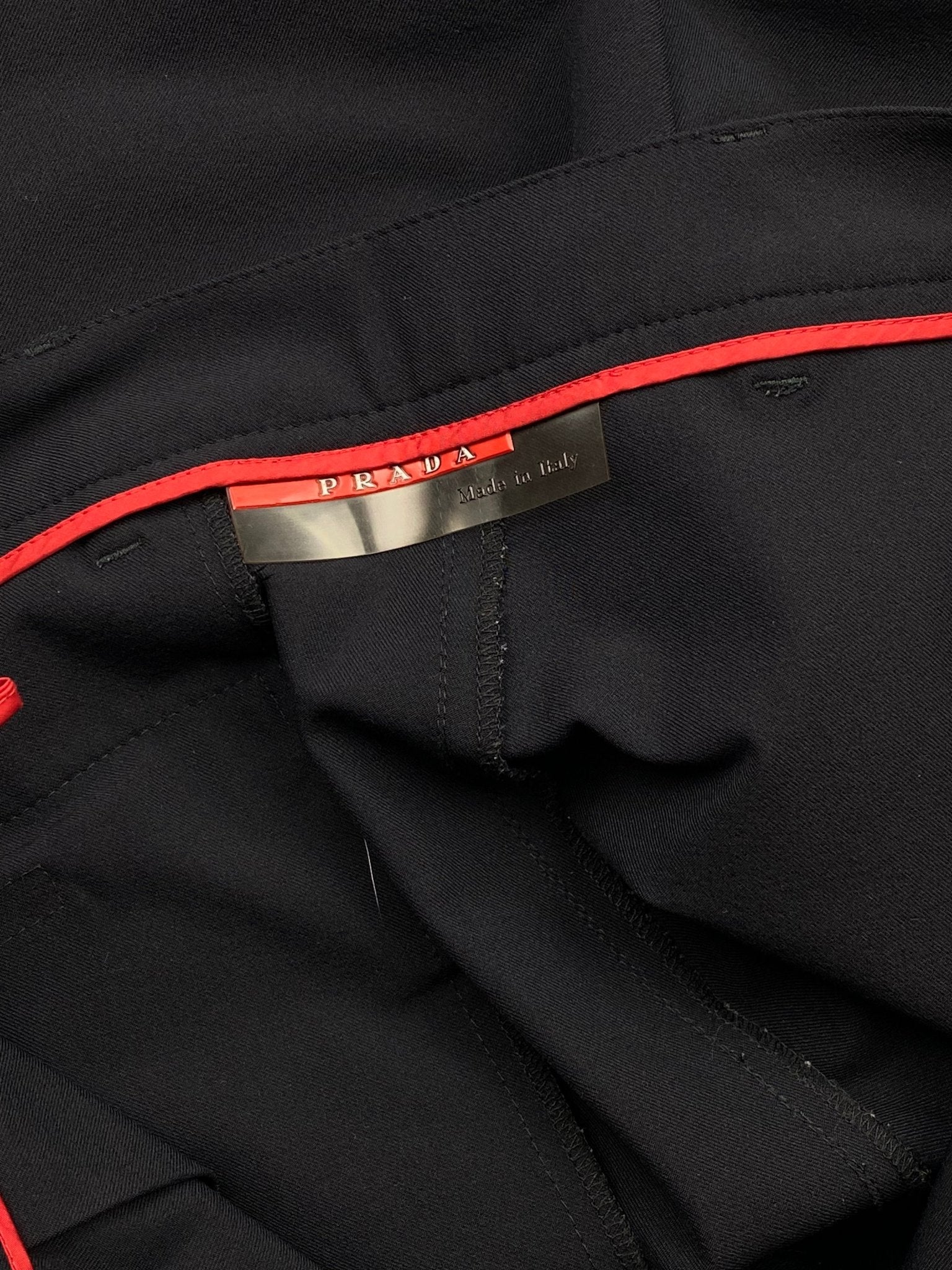 PRADA LINEA ROSSA F/W 2004 NYLON GARBADINE SUIT PANTS. (46 / S) - SEVENUES.