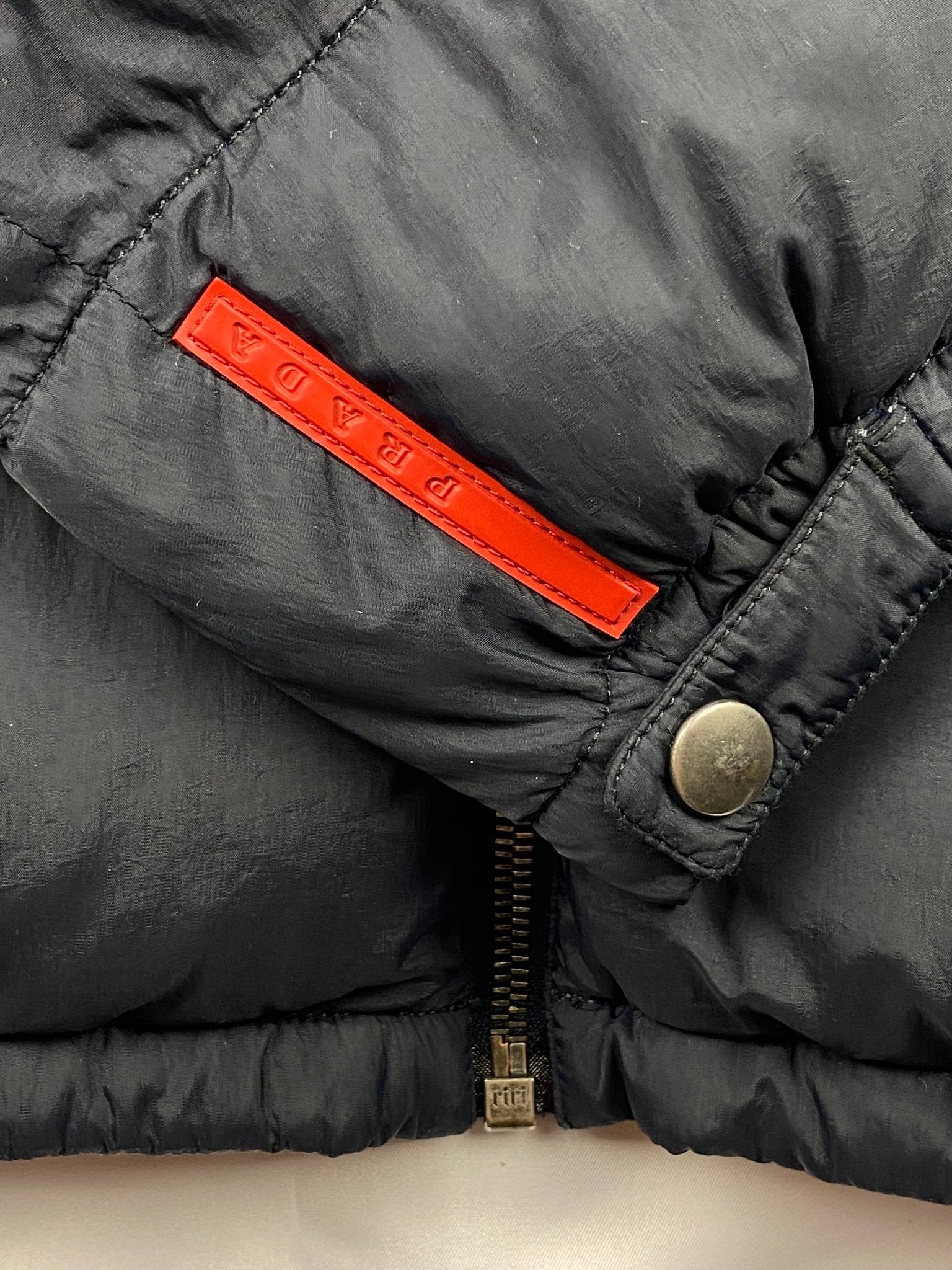 PRADA LINEA ROSSA F/W 2009 DOWN JACKET. (M) - SEVENUES.