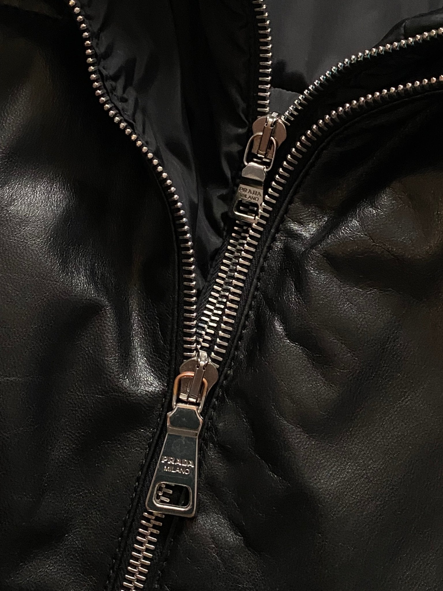 PRADA LINEA ROSSA F/W 2009 ZIP - UP LEATHER JACKET. (48 / M) - SEVENUES.