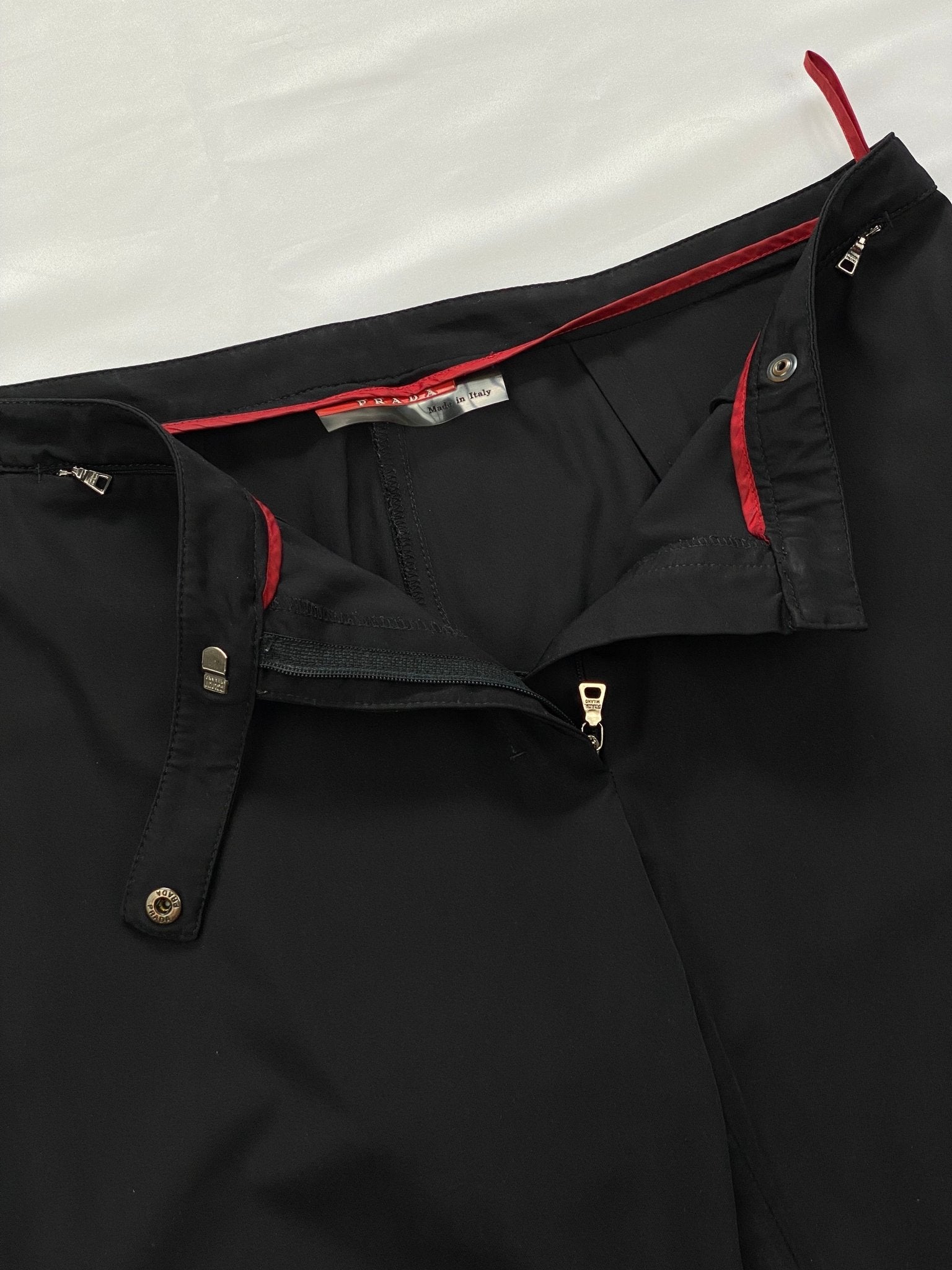 PRADA LINEA ROSSA TESSUTO NYLON FLARED SUIT PANTS. (44 / L) - SEVENUES.