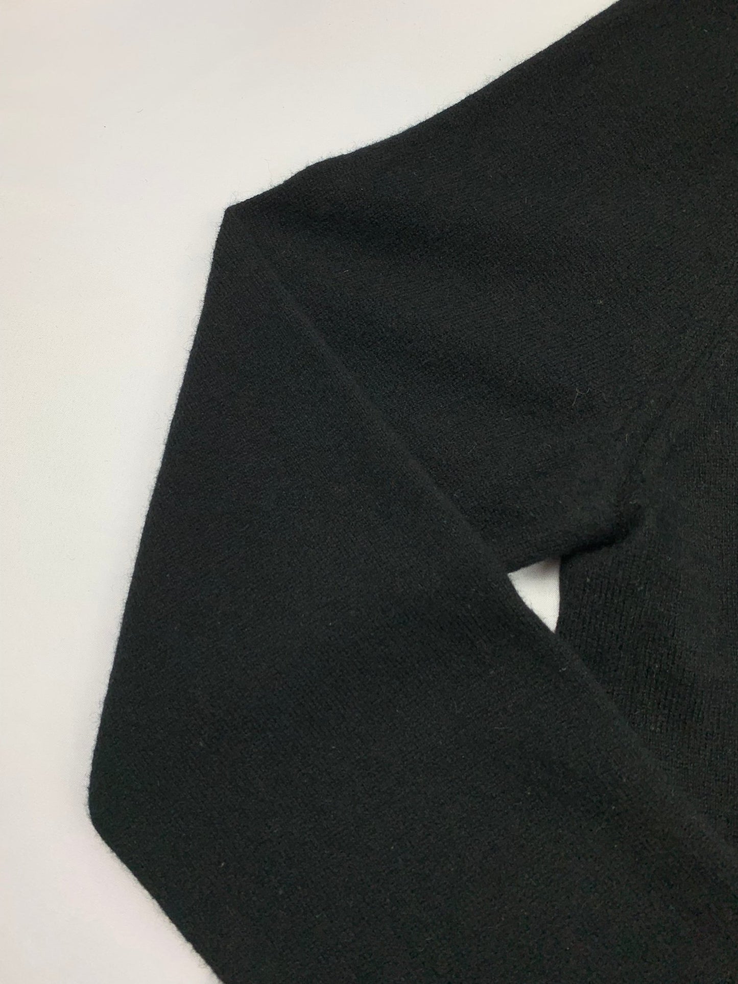 PRADA MILANO 100% CASHMERE KNIT SWEATSHIRT. (50 / M) - SEVENUES.