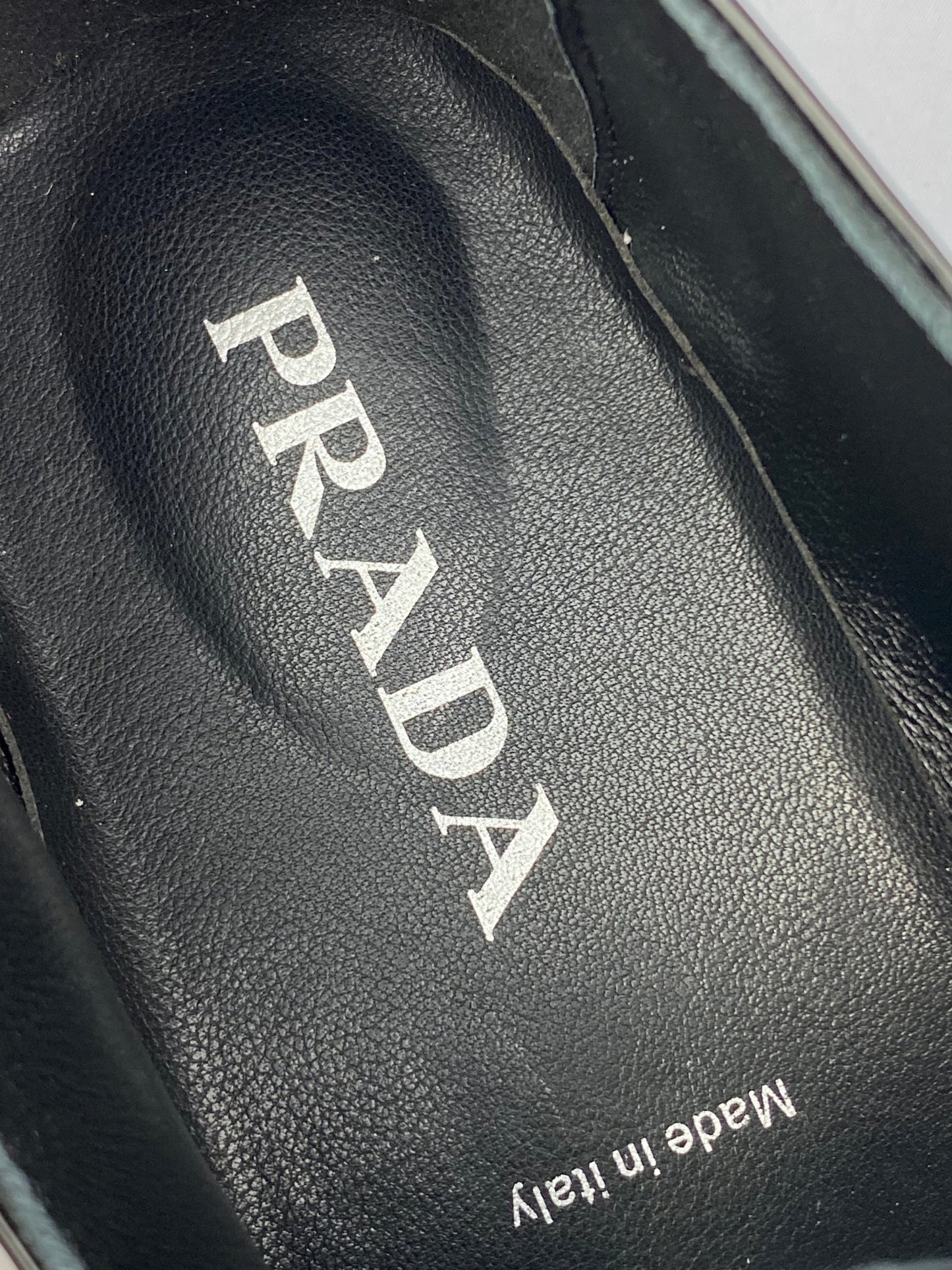 PRADA MILANO BRUSHED LEATHER MONOLITH LOAFERS. (44) - SEVENUES.