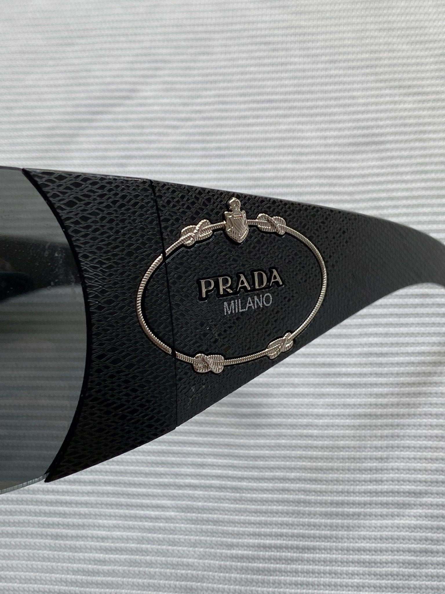 PRADA MILANO 'CREST LOGO' SHIELD SUNGLASSES. - SEVENUES.