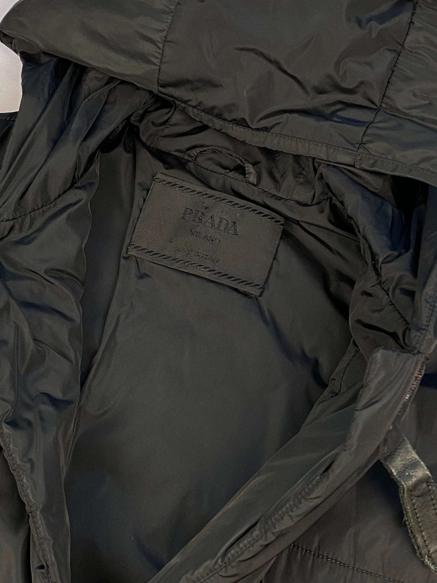 PRADA MILANO F/W 1999 NYLON DUFFLE COAT. (44 / L) - SEVENUES.