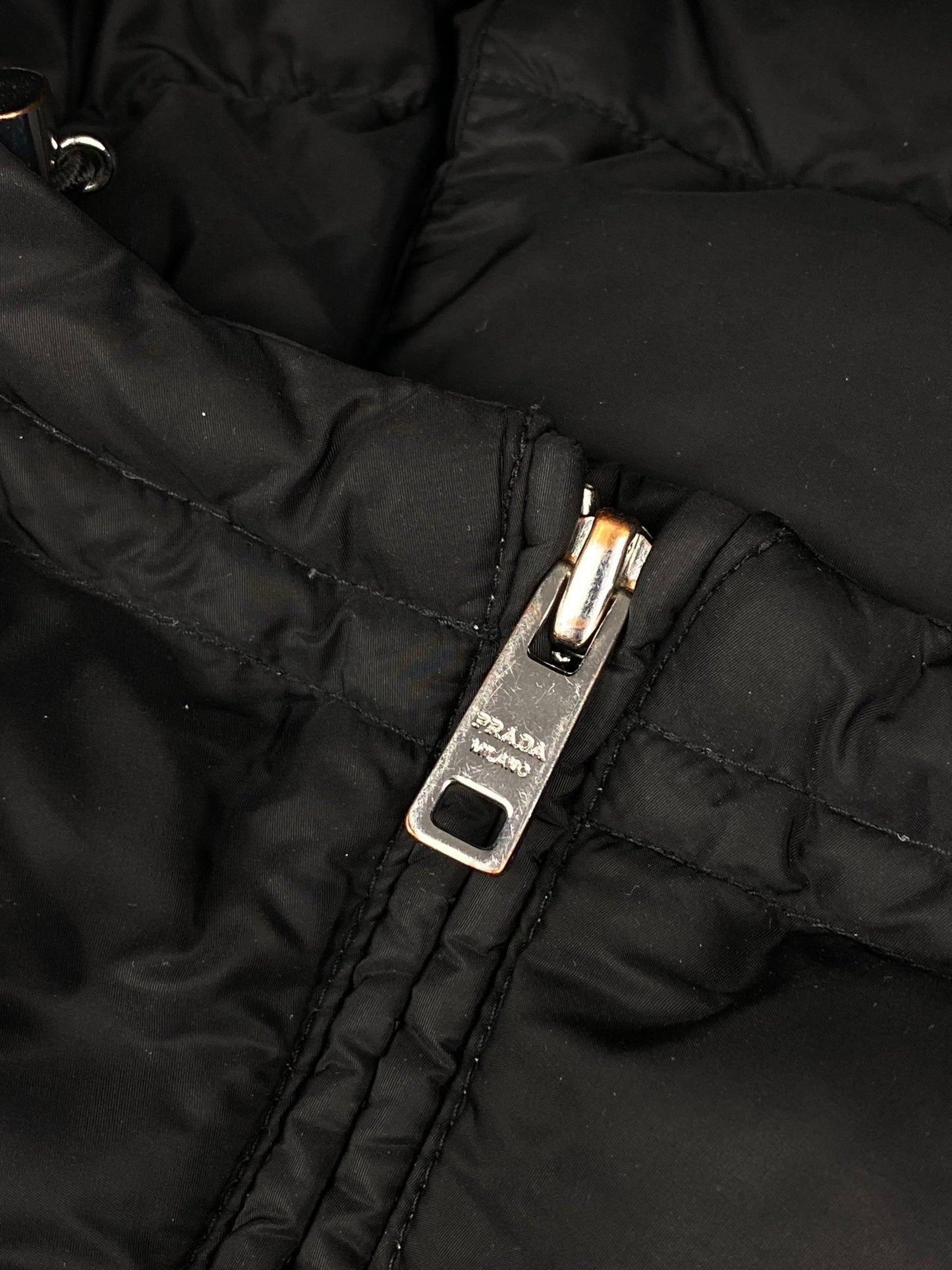 PRADA MILANO F/W 2014 LOGO - PLAQUE DOWN JACKET. (44 / M) - SEVENUES.