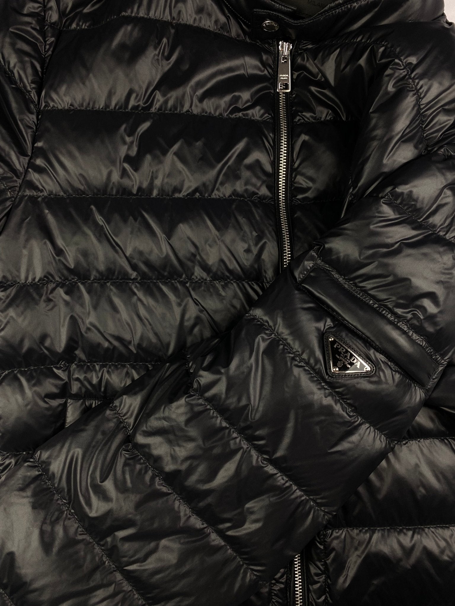 PRADA MILANO F/W 2019 LOGO - PLAQUE DOWN JACKET. (52 / L) - SEVENUES.