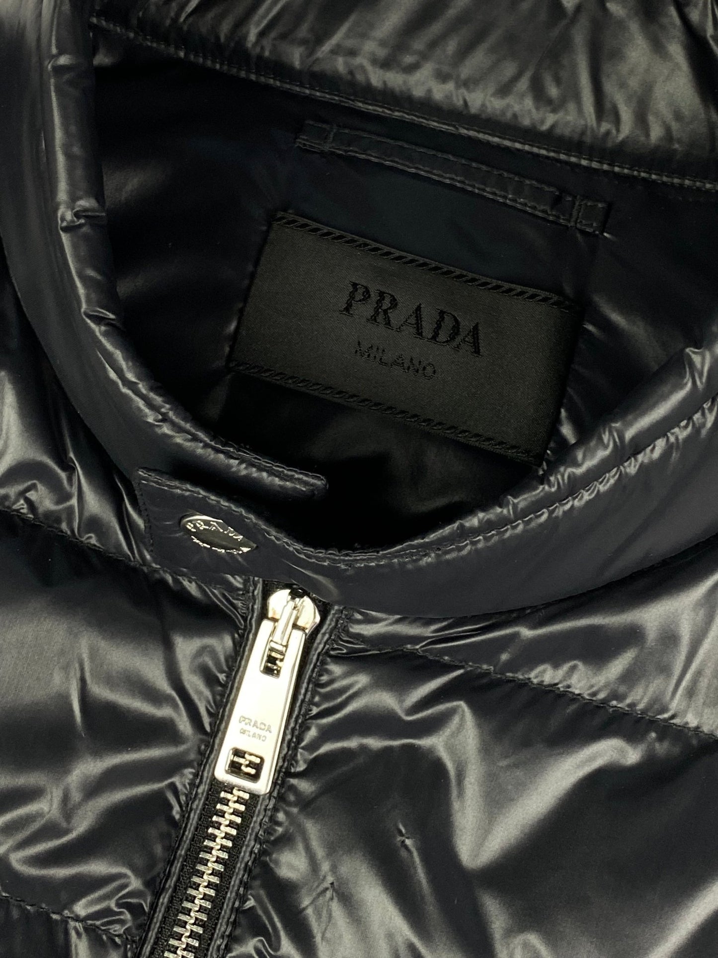 PRADA MILANO F/W 2019 LOGO - PLAQUE DOWN JACKET. (52 / L) - SEVENUES.