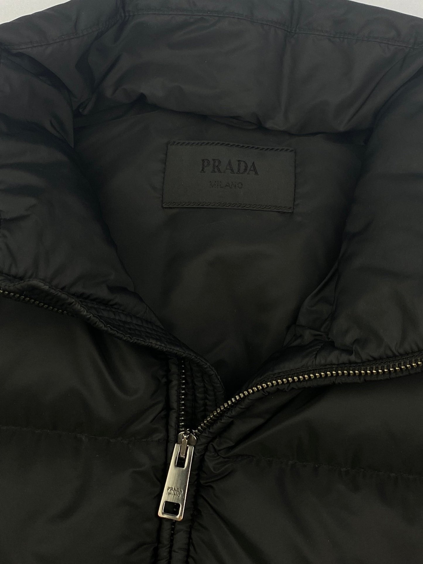 PRADA MILANO F/W 2019 LOGO - PLAQUE DOWN JACKET. (52 / L) - SEVENUES.