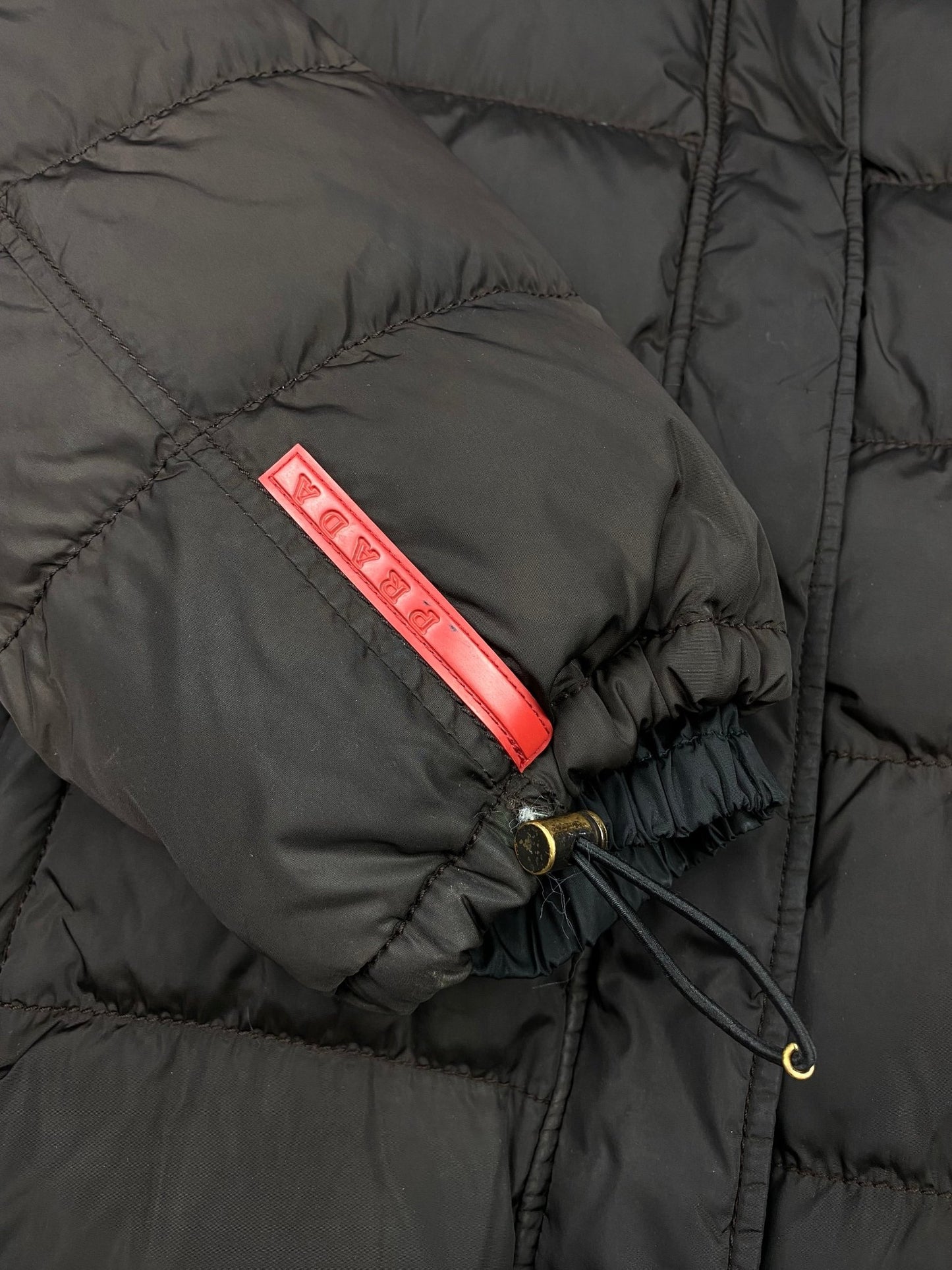 PRADA MILANO LINEA ROSSA F/W 2001 NYLON DOWN JACKET. (42 / XL) - SEVENUES.