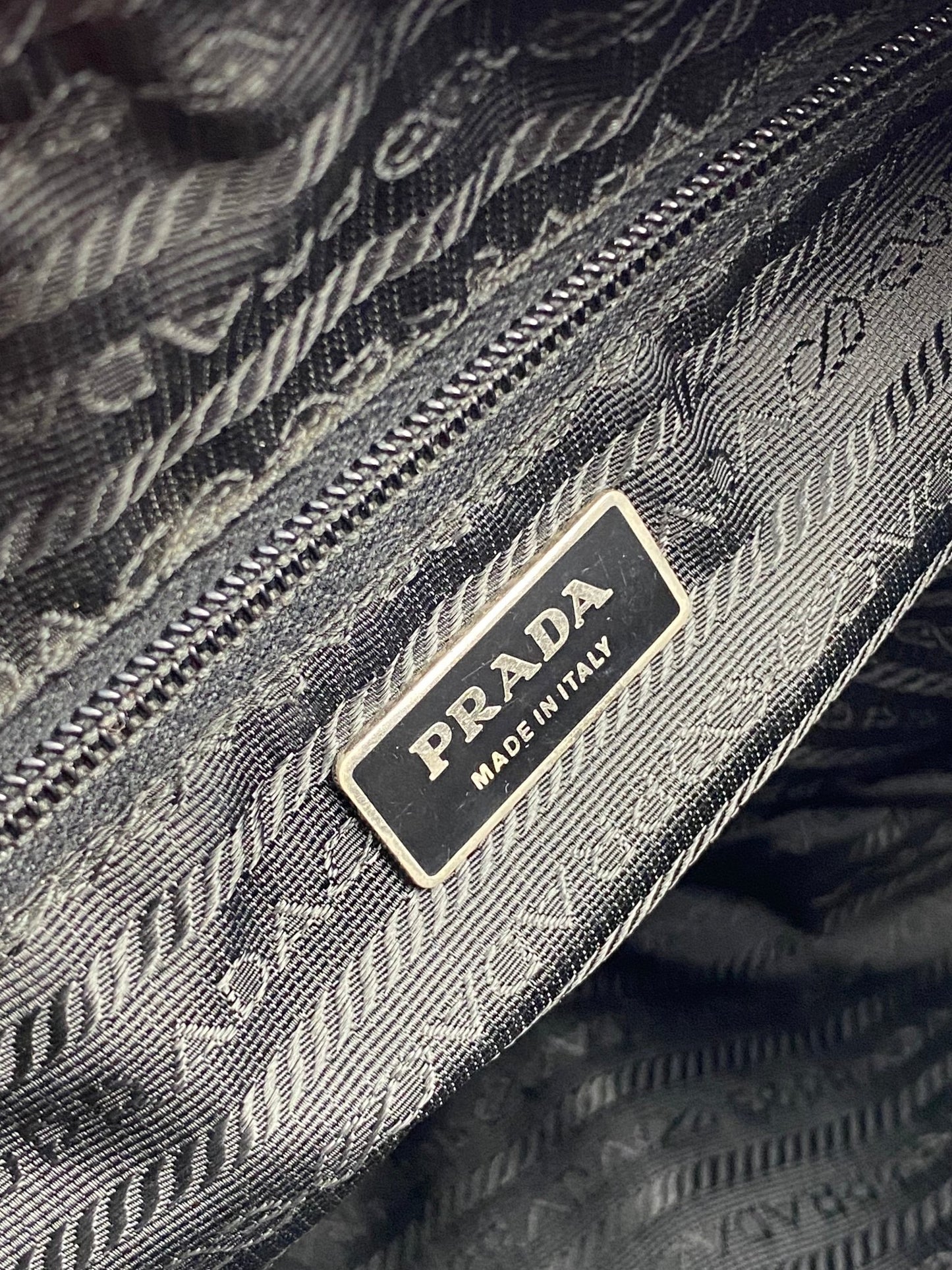 PRADA MILANO TESSUTO NYLON MESSENGER BAG. - SEVENUES.