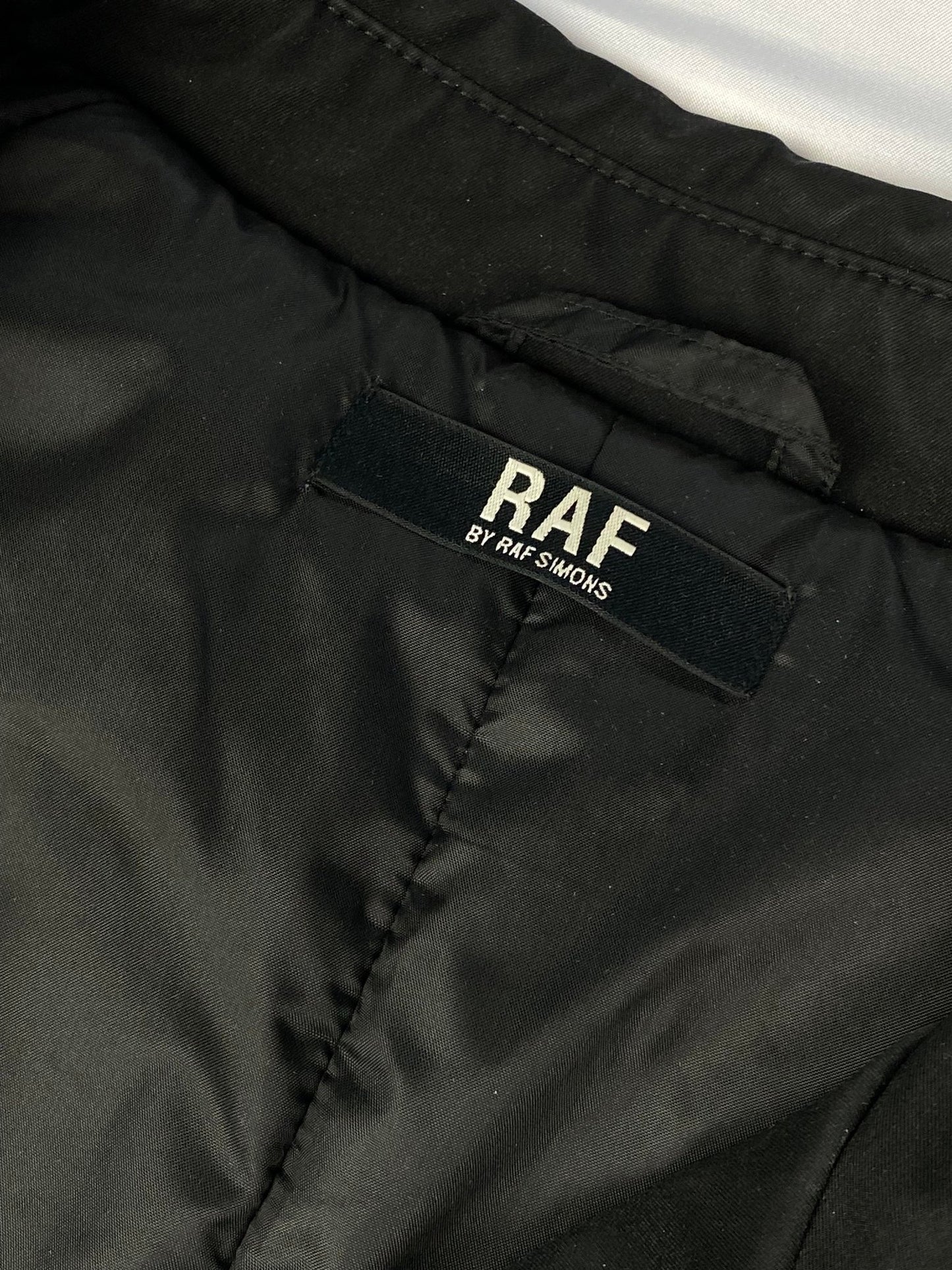 RAF BY RAF SIMONS F/W 2006 PADDED NYLON TRENCH COAT. (54 / L) - SEVENUES.