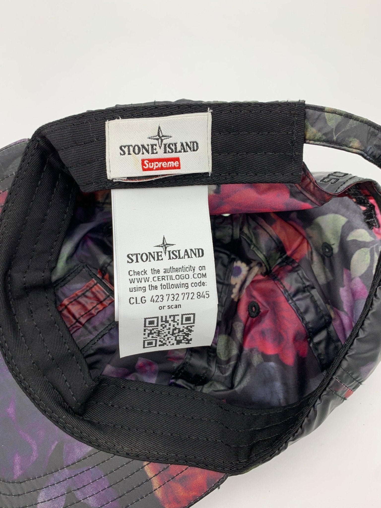 STONE ISLAND X SUPREME F/W 2017 FLORAL 6 - PANEL CAP. - SEVENUES.