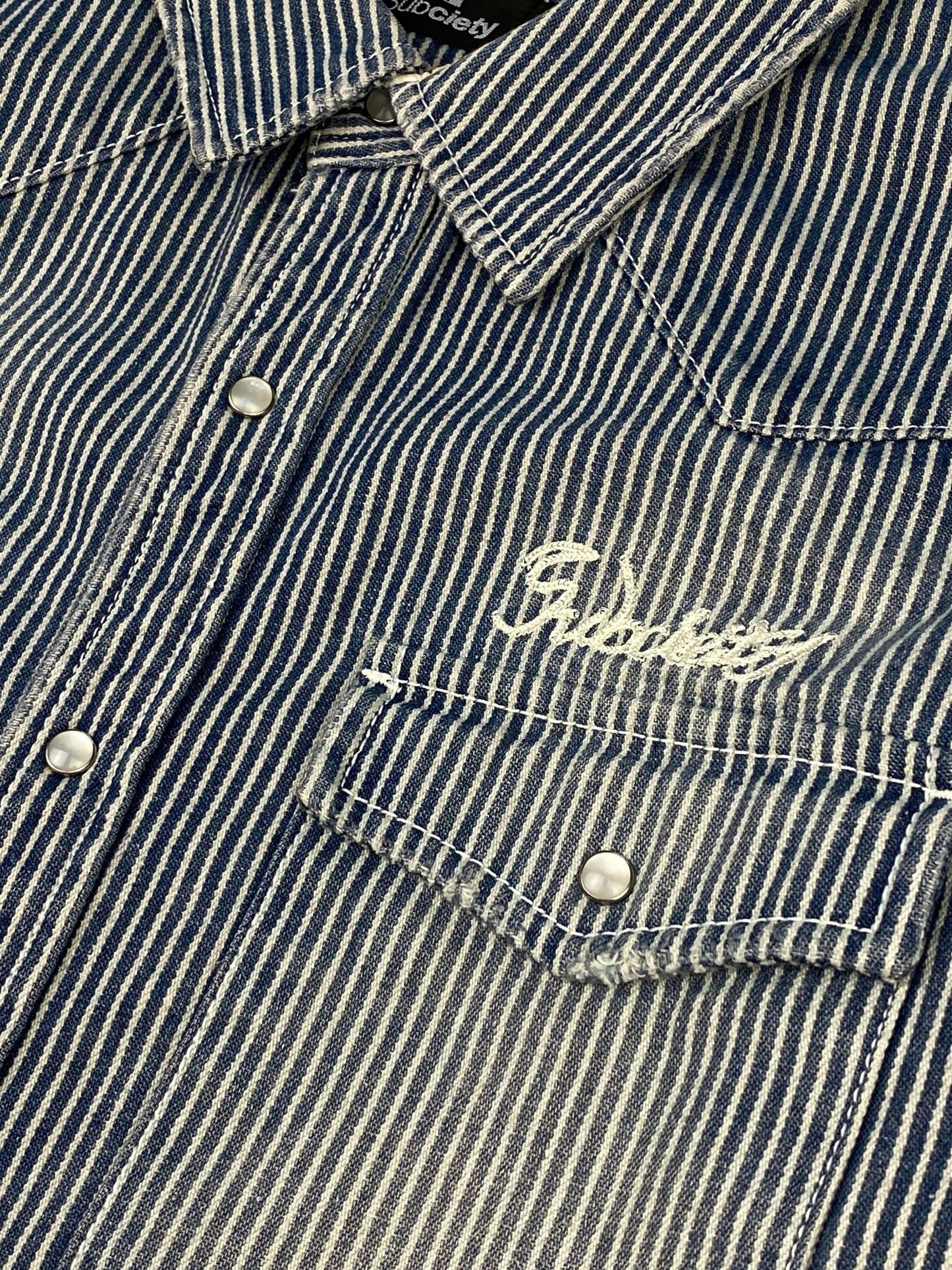 SUBCIETY EMBROIDERED HICKORY SHIRT. (M) - SEVENUES.