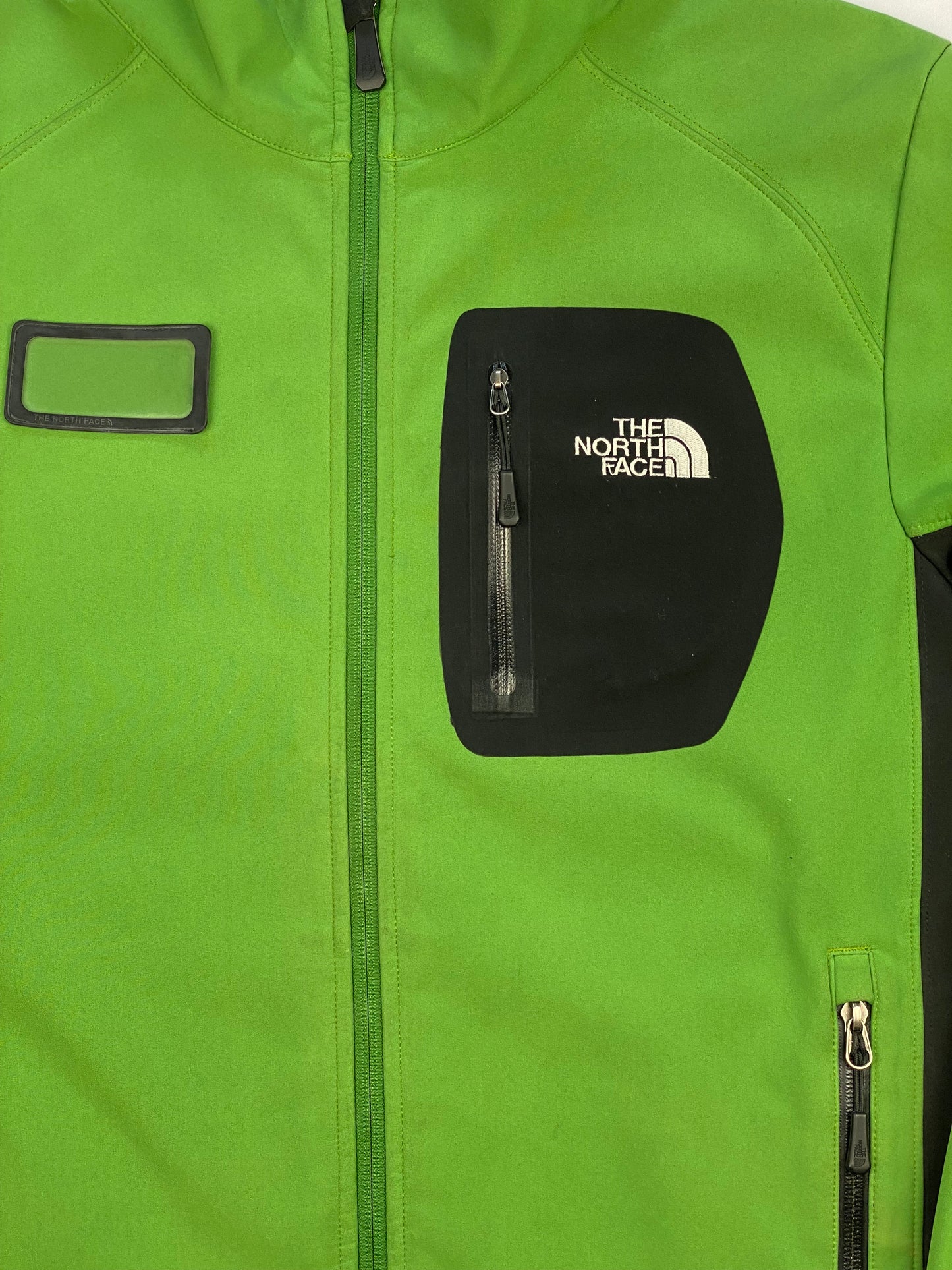 THE NORTH FACE 'SQUAW VALLEY' SKI SOFT-SHELL JACKET. (L)