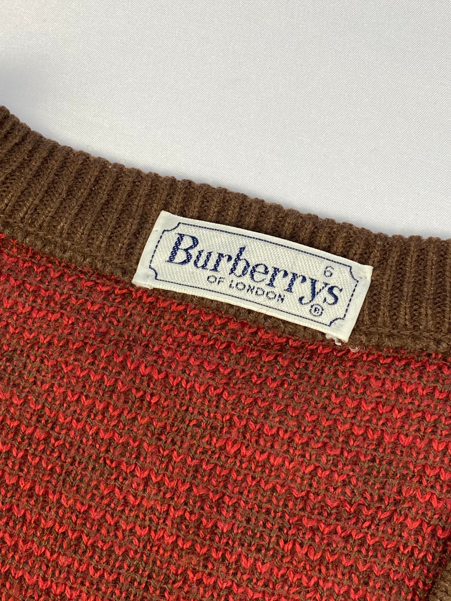 BURBERRY LONDON V-NECK MOHAIR KNIT JUMPER. (XL)